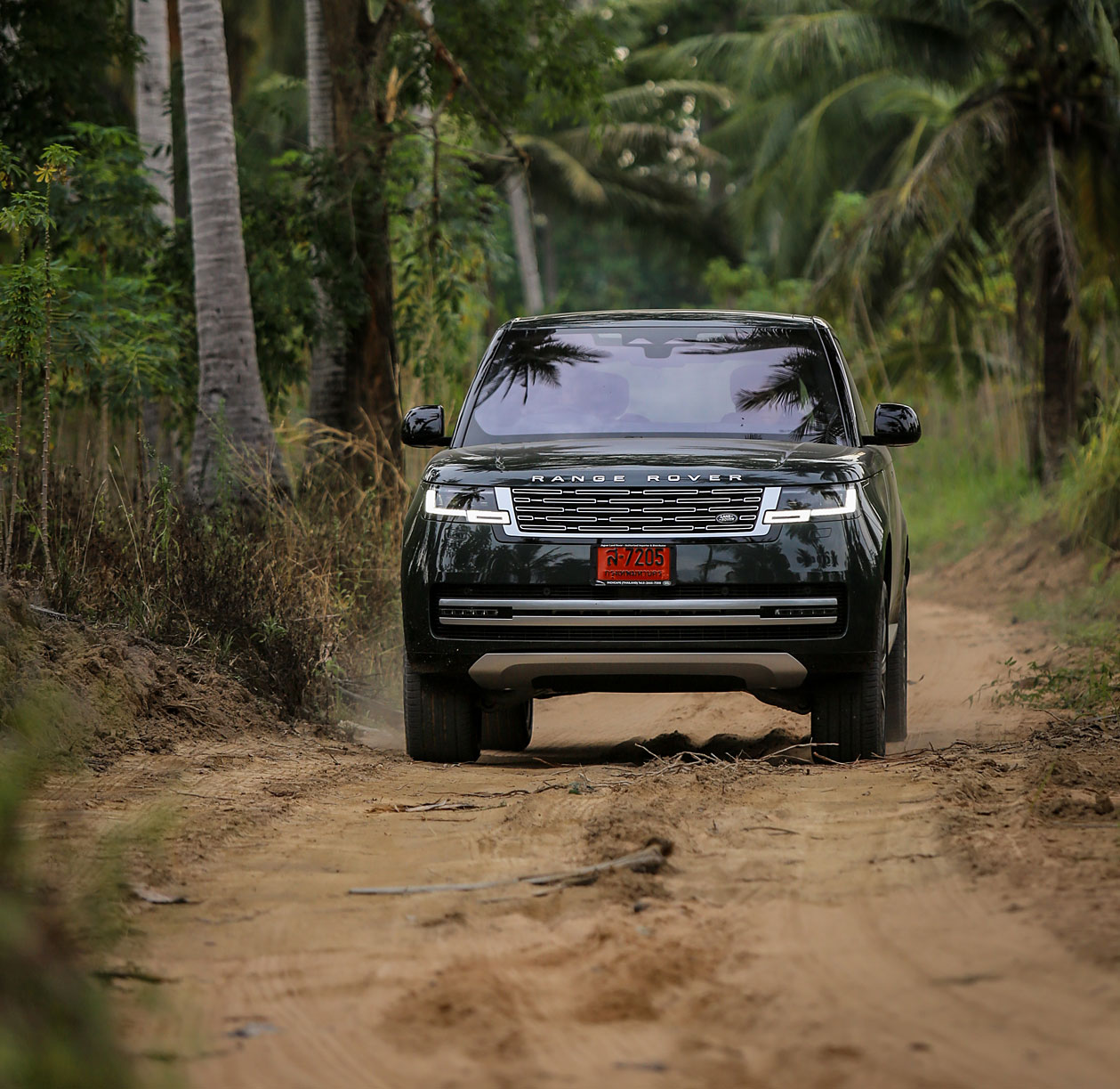 Range Rover 2022 ra mắt tại Thái Lan, giá quy đổi từ 7,7 tỷ đồng 05-range-rover-5th-gen-2023-thailand.jpeg