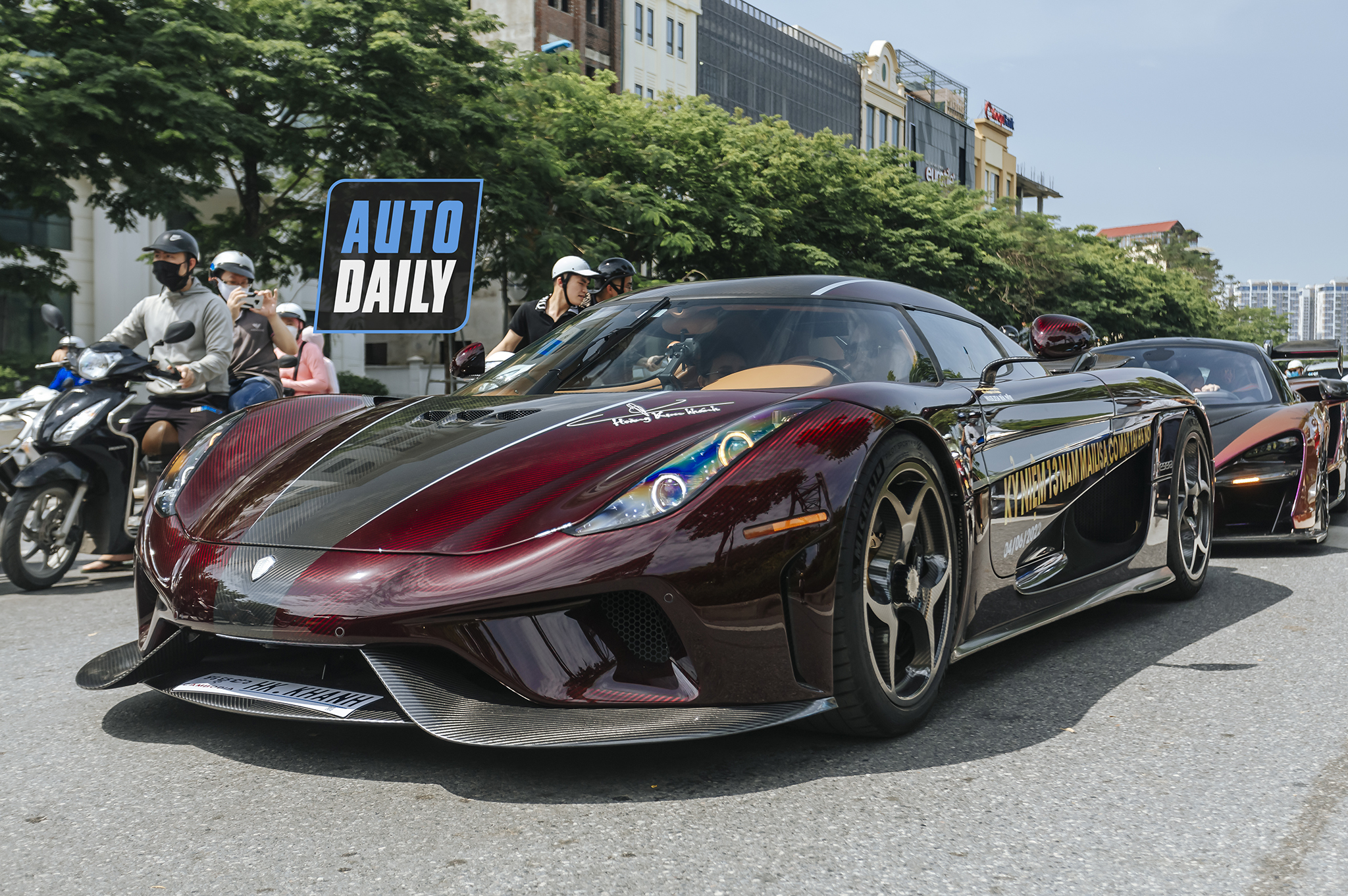 Koenigsegg Regera 200 tỷ diễu hành quanh Hà Nội koenigsegg-regera-ra-ha-noi-autodaily-3.JPG