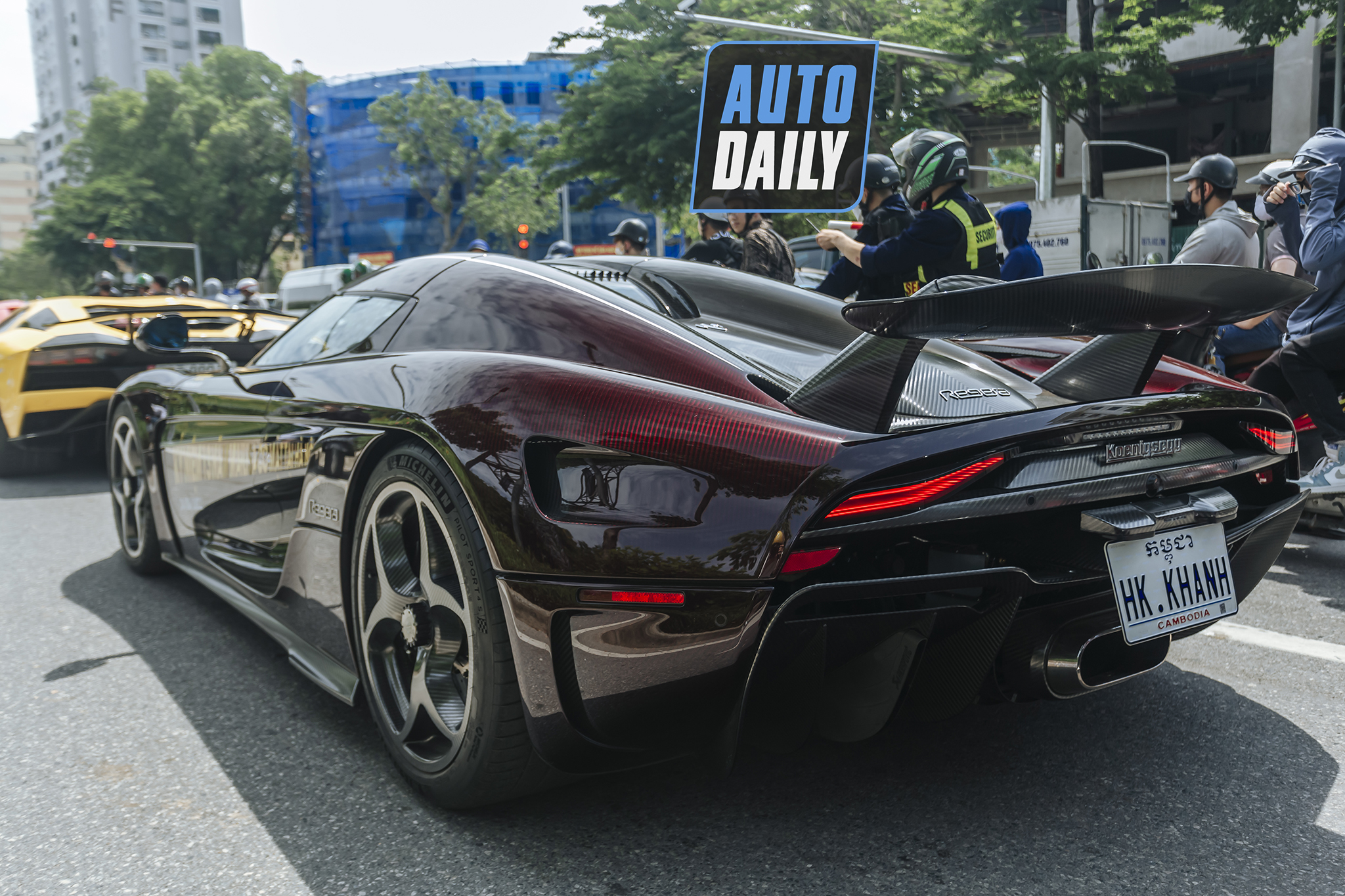 Koenigsegg Regera 200 tỷ diễu hành quanh Hà Nội koenigsegg-regera-ra-ha-noi-autodaily-4.JPG