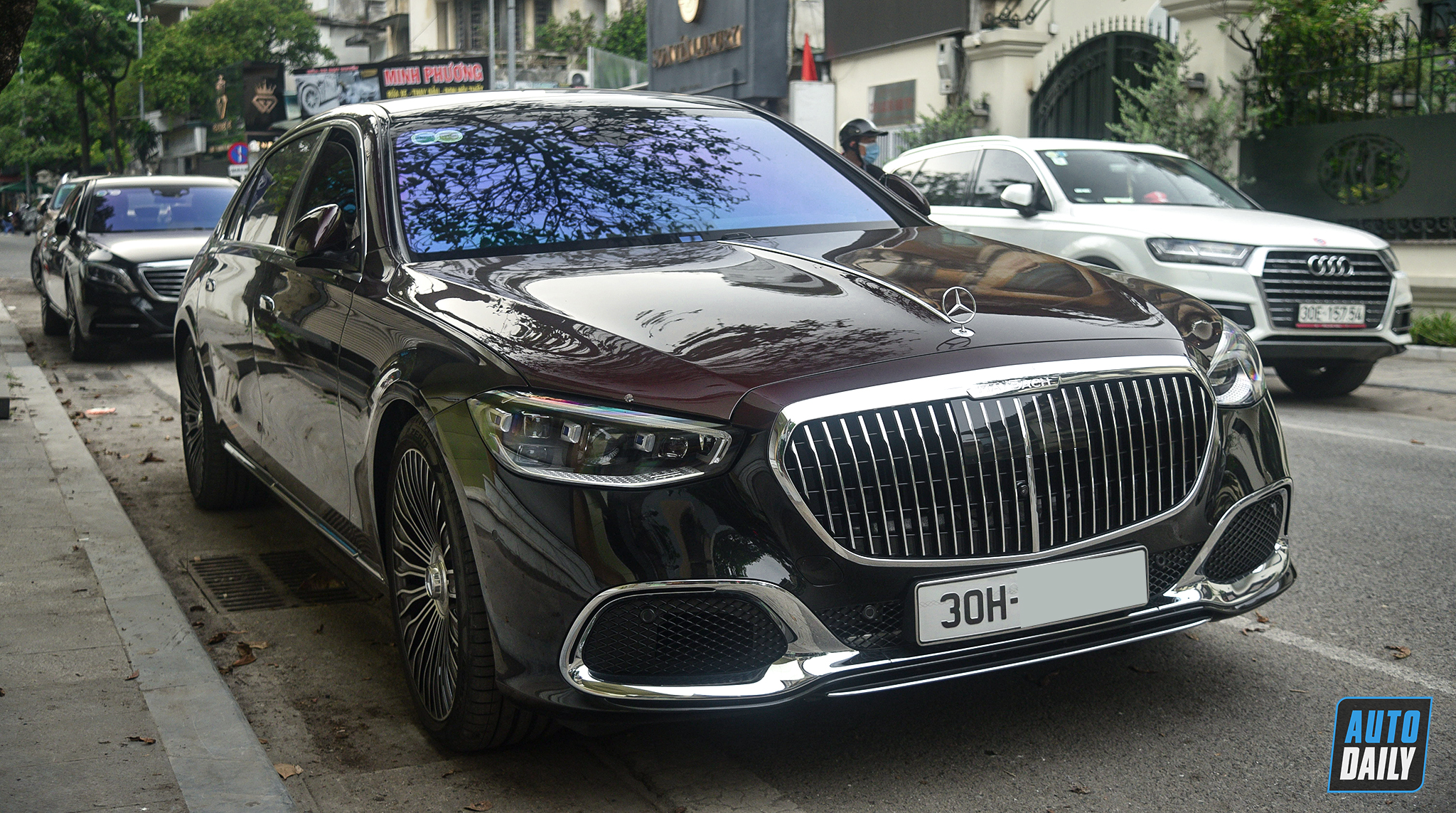 Diện kiến Mercedes-Maybach S580 2022 giá hơn 17 tỷ trên phố Hà Nội