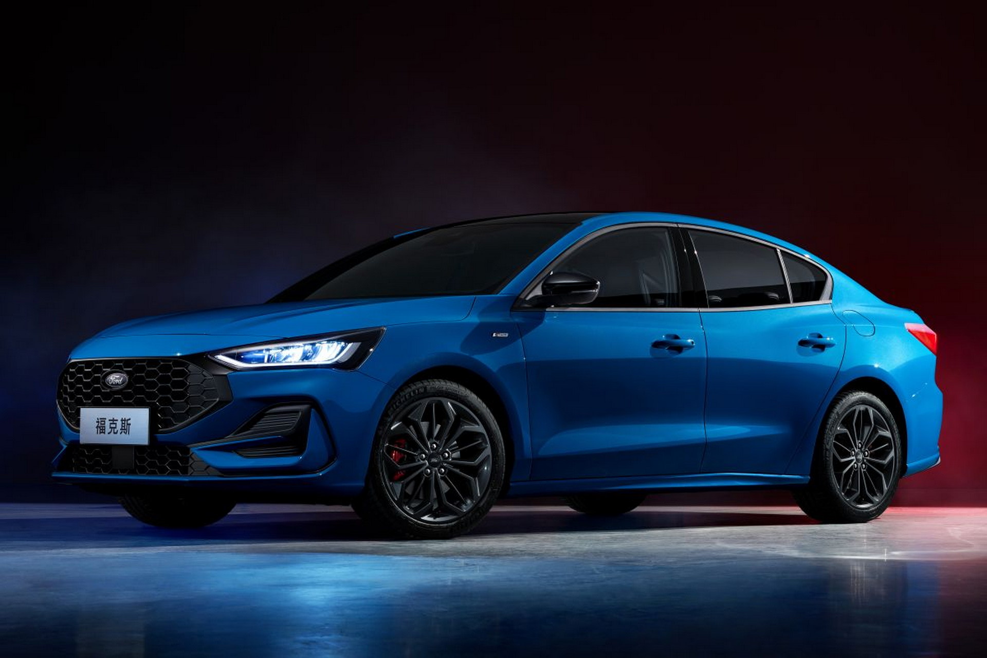 Ford Focus 2023 ra mắt với diện mạo đậm chất thể thao 2022-ford-focus-facelift-chinese-spec-16.jpg