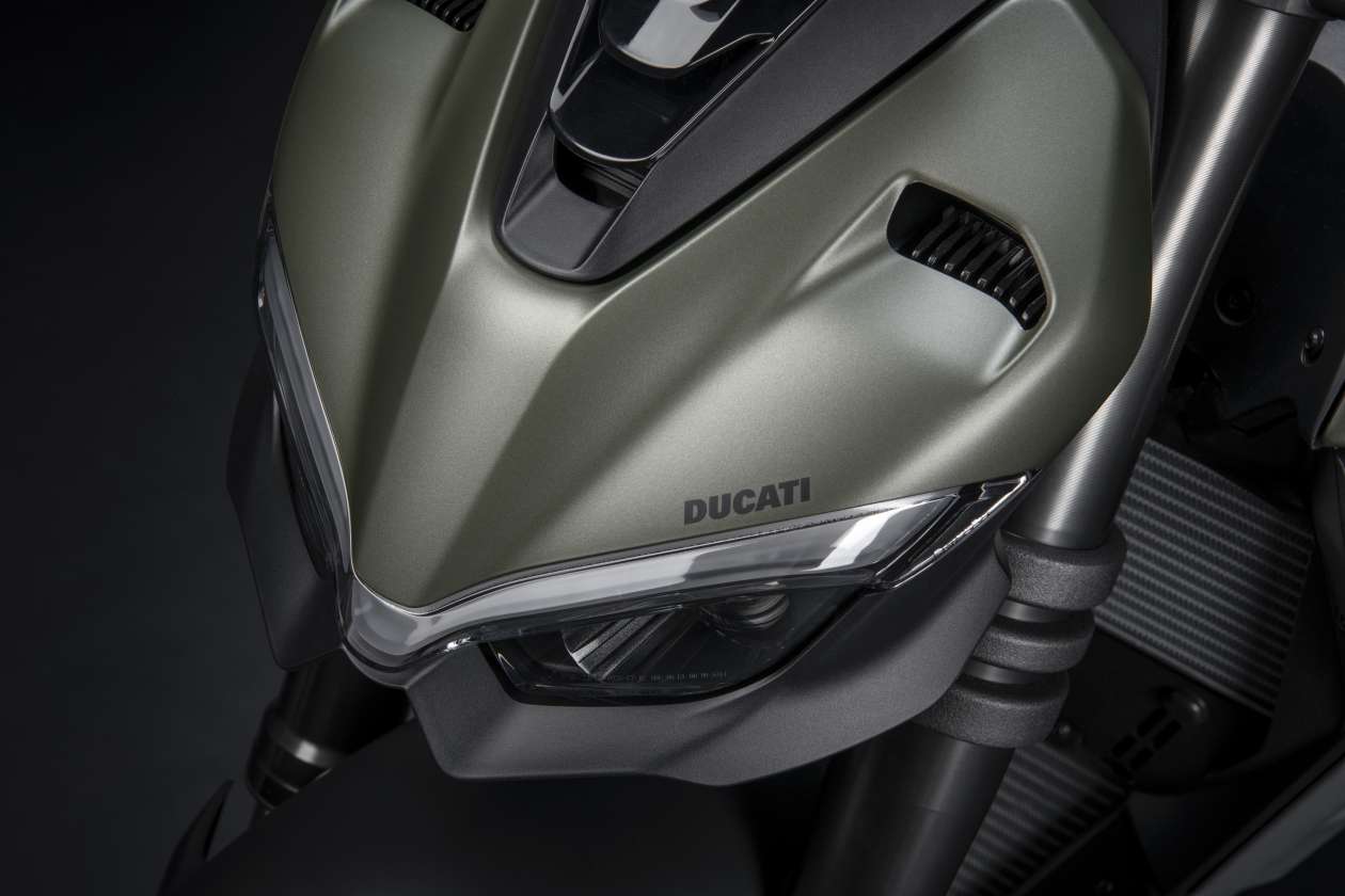 2022-Ducati-Streetfighter-V2-Storm-Green%20(5).jpg