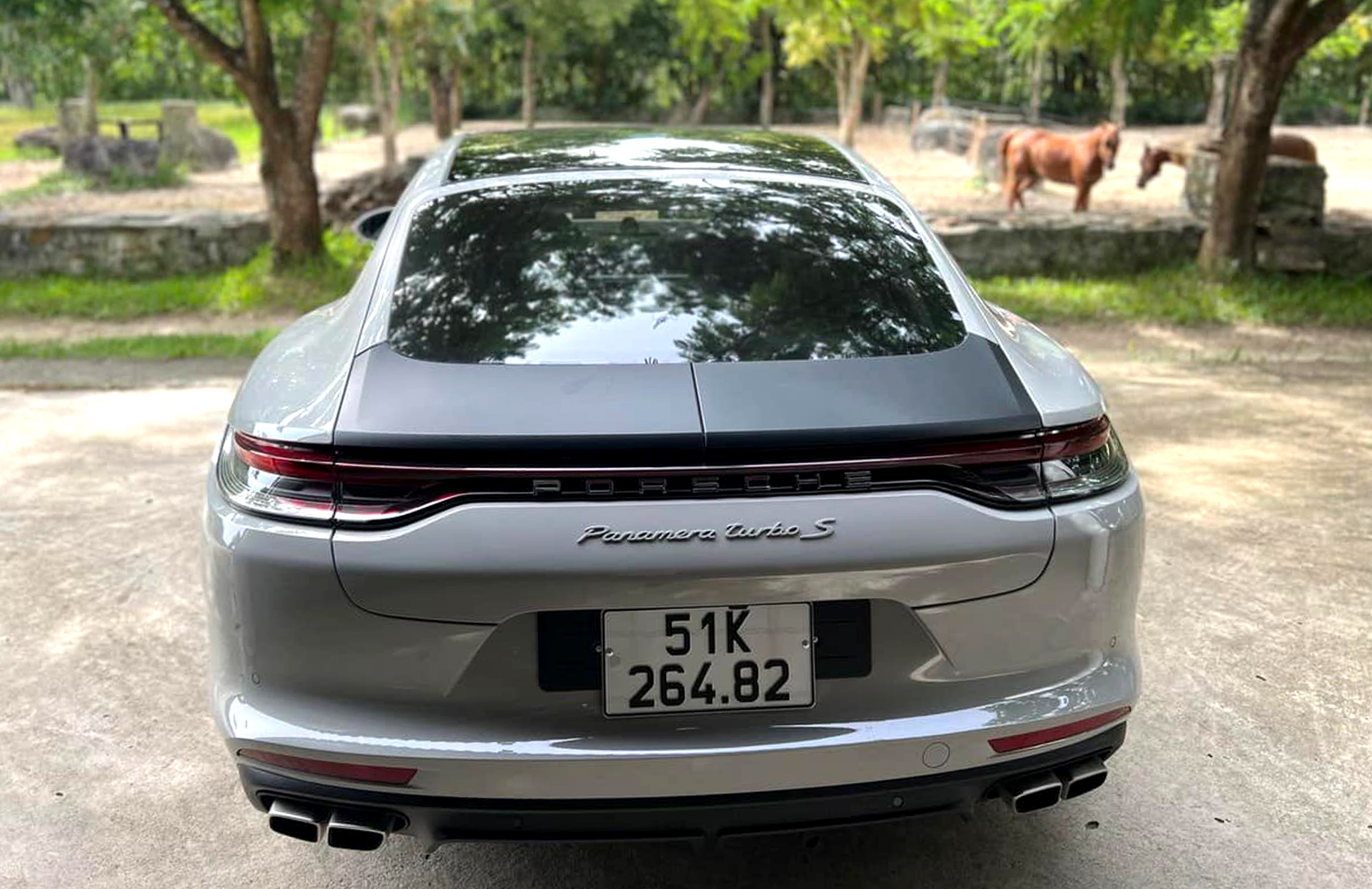 Porsche Panamera Turbo S 2022 độc nhất Việt Nam về tay ông Đặng Lê Nguyên Vũ 290979936-2226638304178587-3031379597356956089-n.jpg