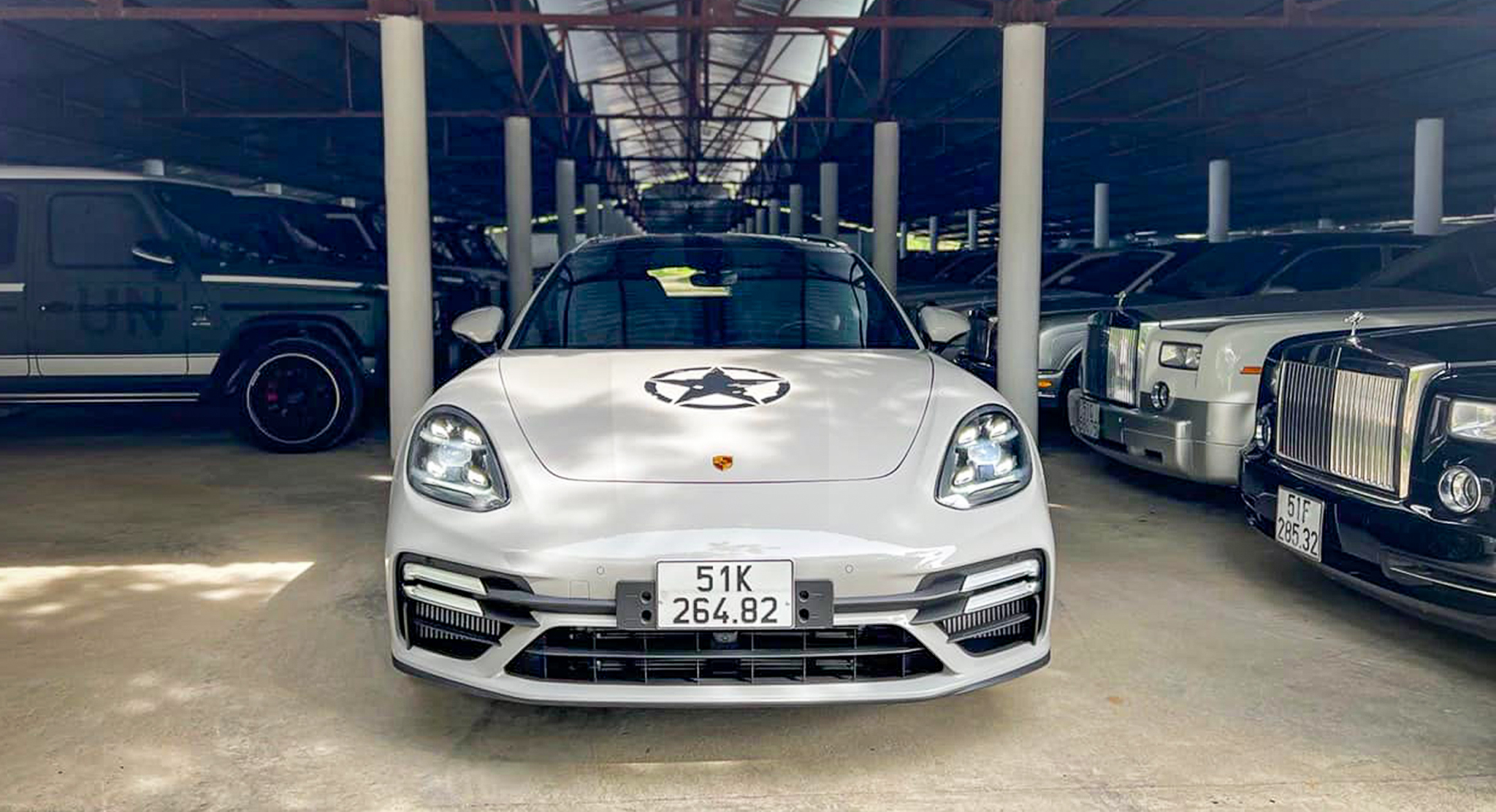 Porsche Panamera Turbo S 2022 độc nhất Việt Nam về tay ông Đặng Lê Nguyên Vũ 291042845-2226638330845251-8319191353838960310-n.jpg
