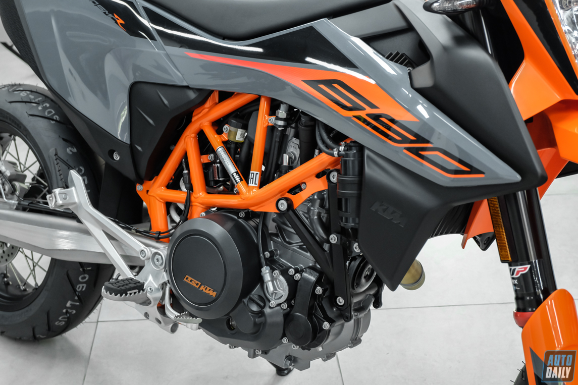 KTM 690 SMC R – Xe cào cào đa địa hình có giá bán hơn 600 triệu đồng tại VN KTM SMC 690 (5).jpg