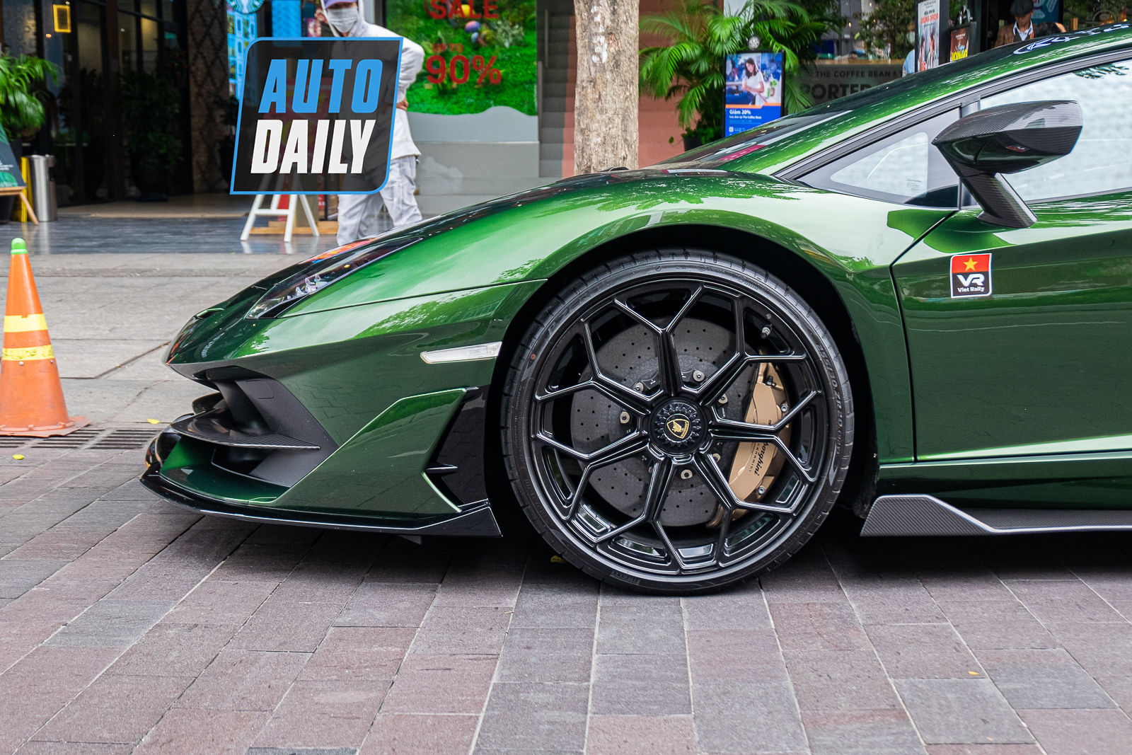 Bắt gặp Lamborghini Aventador SVJ triệu đô màu độc nhất Việt Nam lamborghini-aventador-svj-viet-nam-autodaily-13.JPG