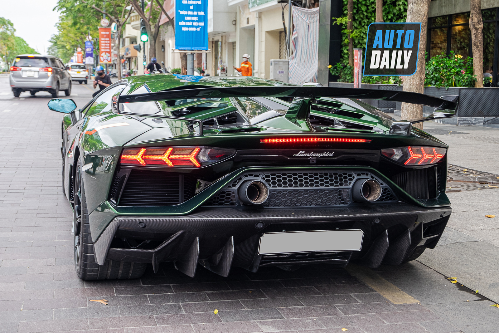 Bắt gặp Lamborghini Aventador SVJ triệu đô màu độc nhất Việt Nam lamborghini-aventador-svj-viet-nam-autodaily-2.JPG