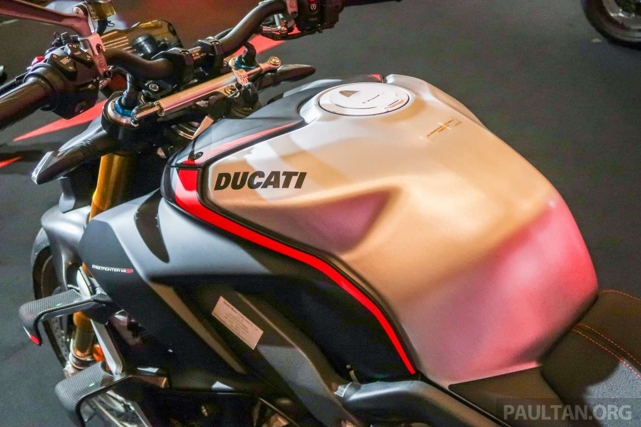 Ducati-Streetfighter-V4-SP-2022%20(5).jpg