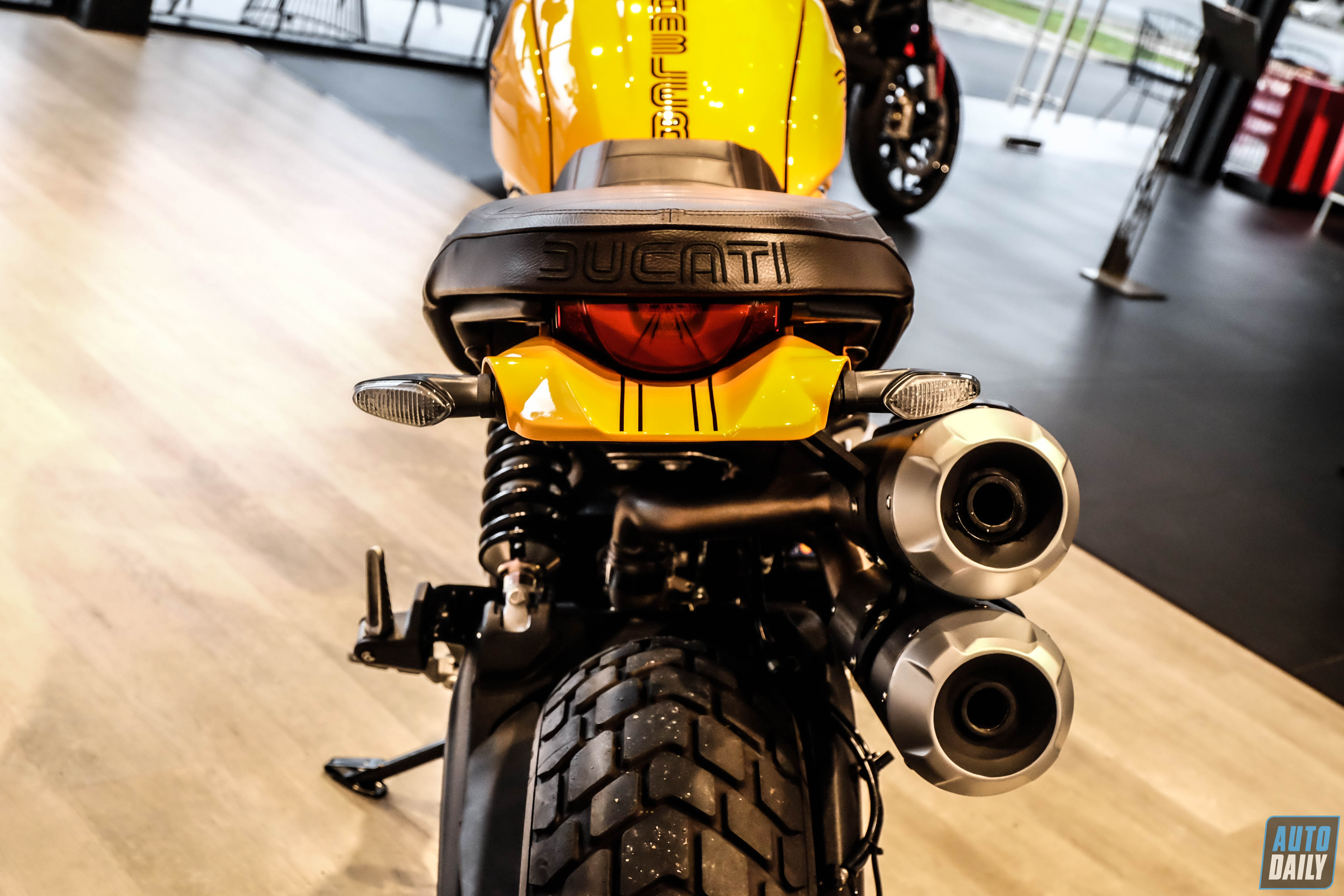 Ducati%20Scrambler%201100%20Tribute%20Pro%202022%20(3).jpg