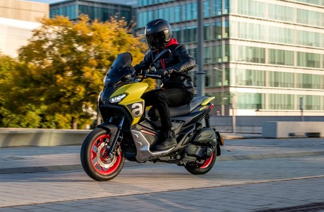 Giá từ 97 triệu đồng, xe ga đường trường Aprilia SR GT 200 có gì đặc biệt? aprilia-sr-gt-sport-4.jpg