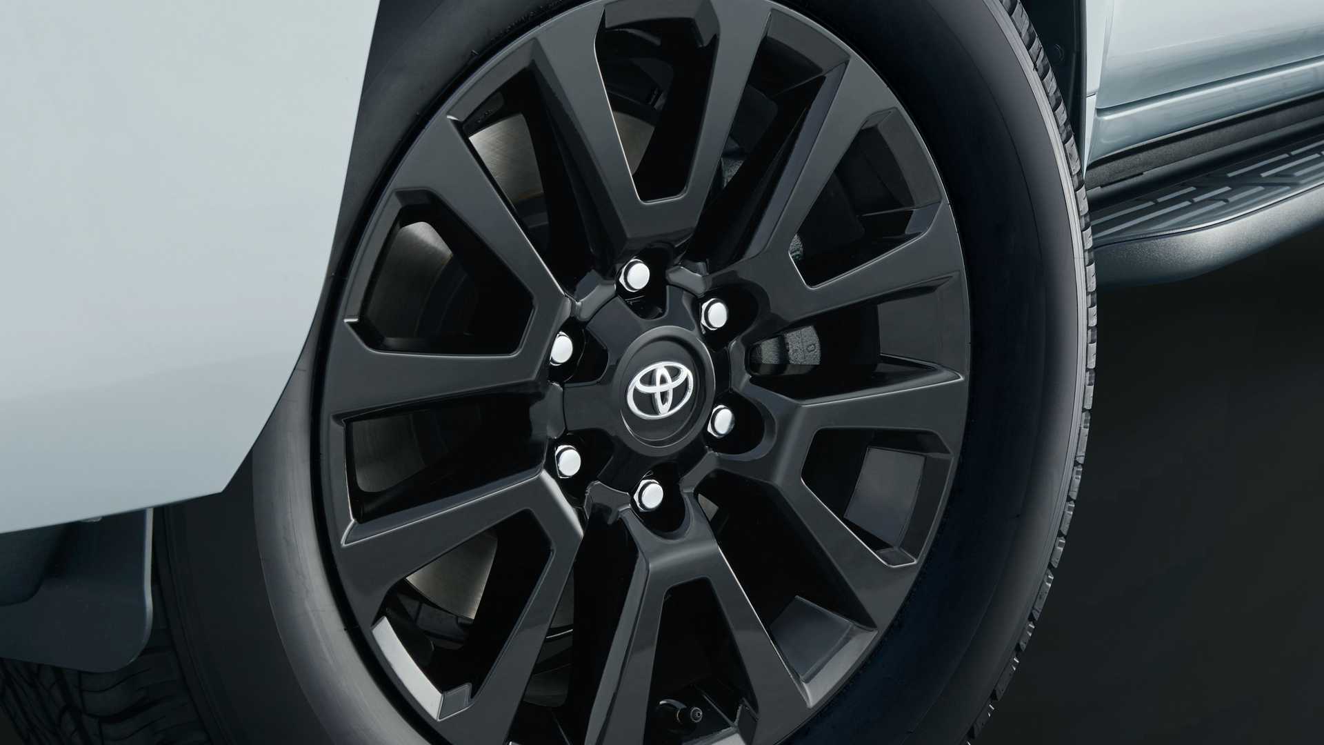 Toyota Land Cruiser Prado Matte Black Edition chốt giá từ 32.662 USD toyota-land-cruiser-prado-matte-black-edition-5.jpg