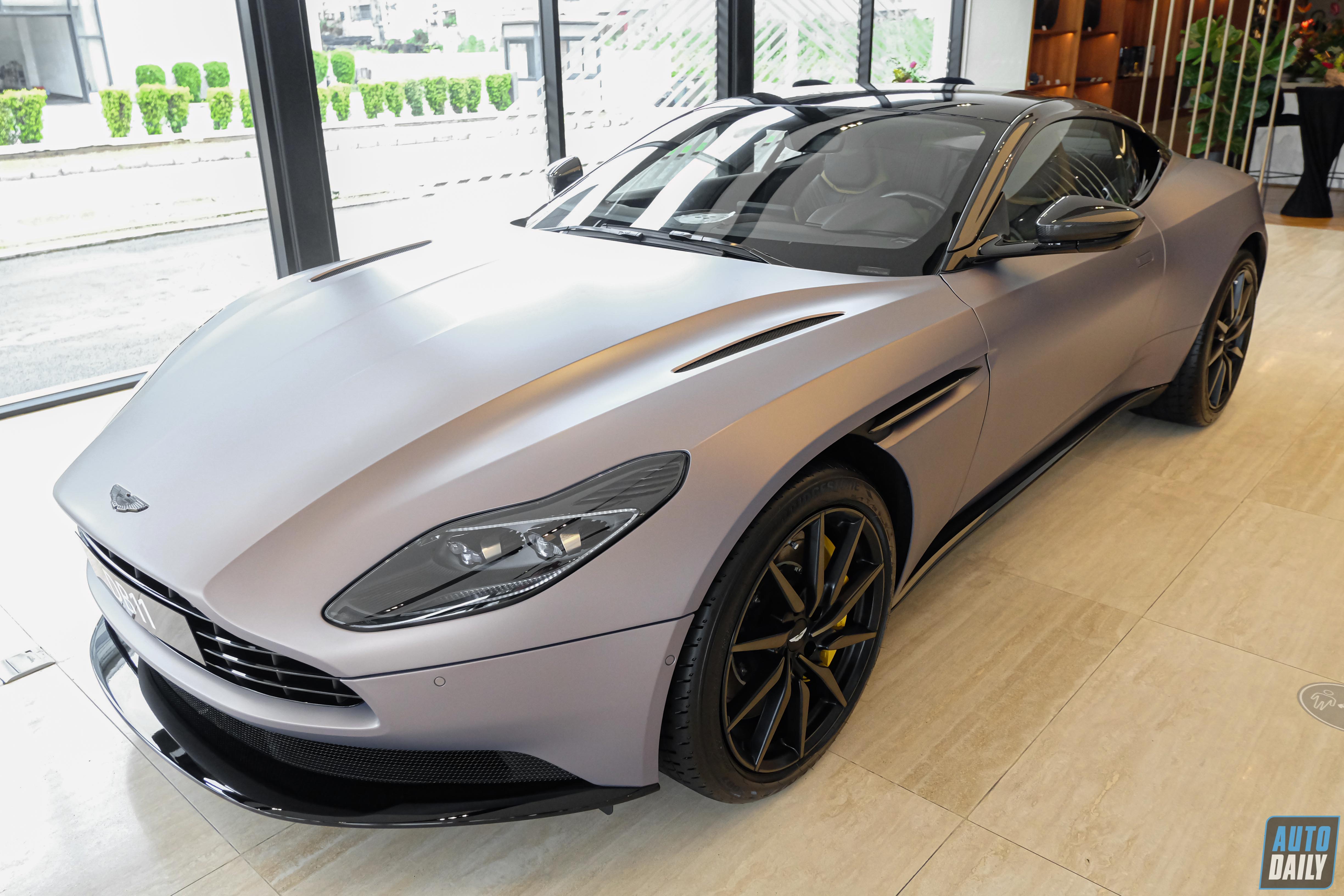 Soi Kĩ Aston Martin Db11 V8 Coupe Nâng Cấp Có Giá Bán Hơn 19 Tỷ Đồng Tại Vn