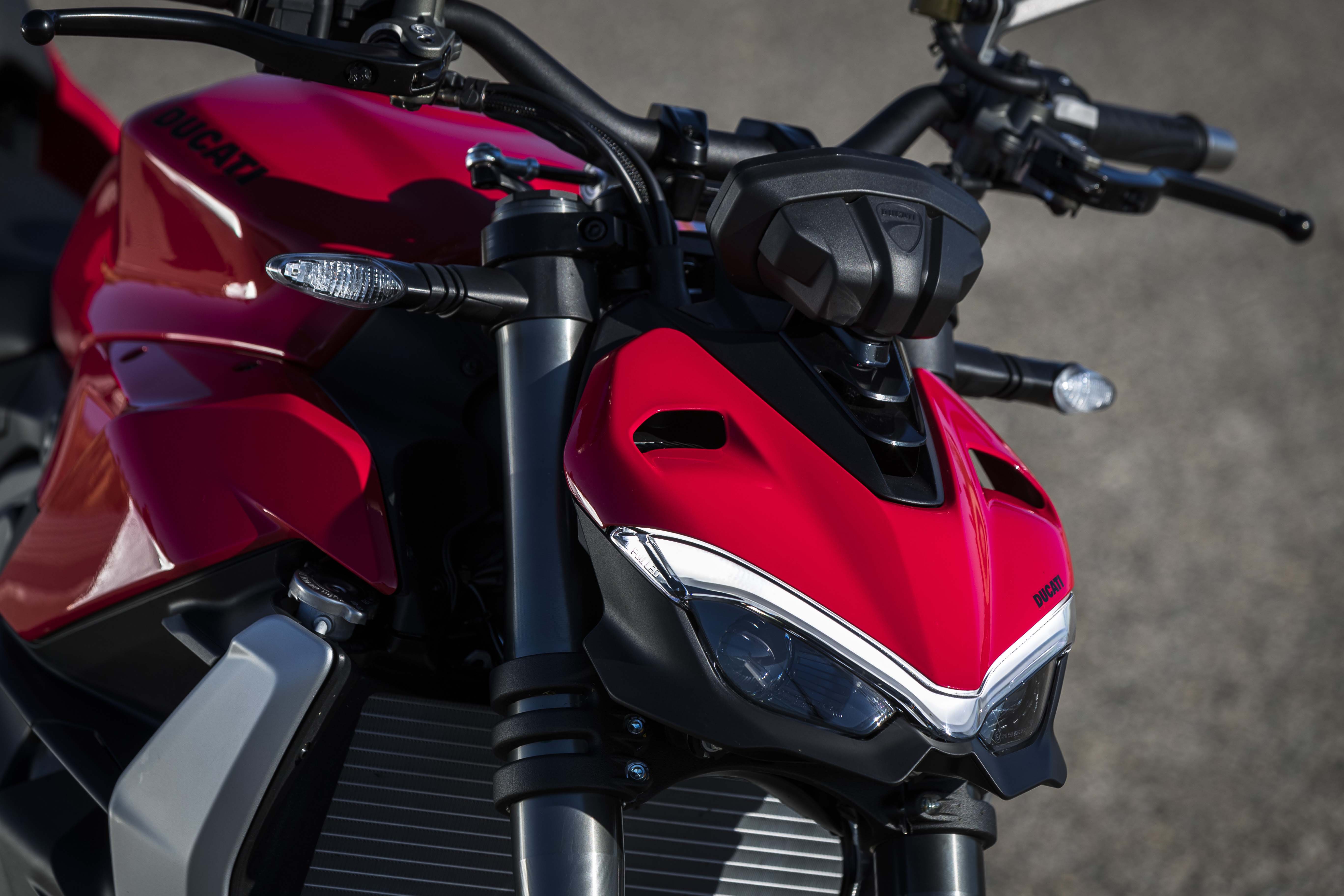 Ducati Streetfighter V2 2022 có giá bán dự kiến từ 610 triệu đồng tại VN Ducati Streetfighter V2 2022 (1).JPG