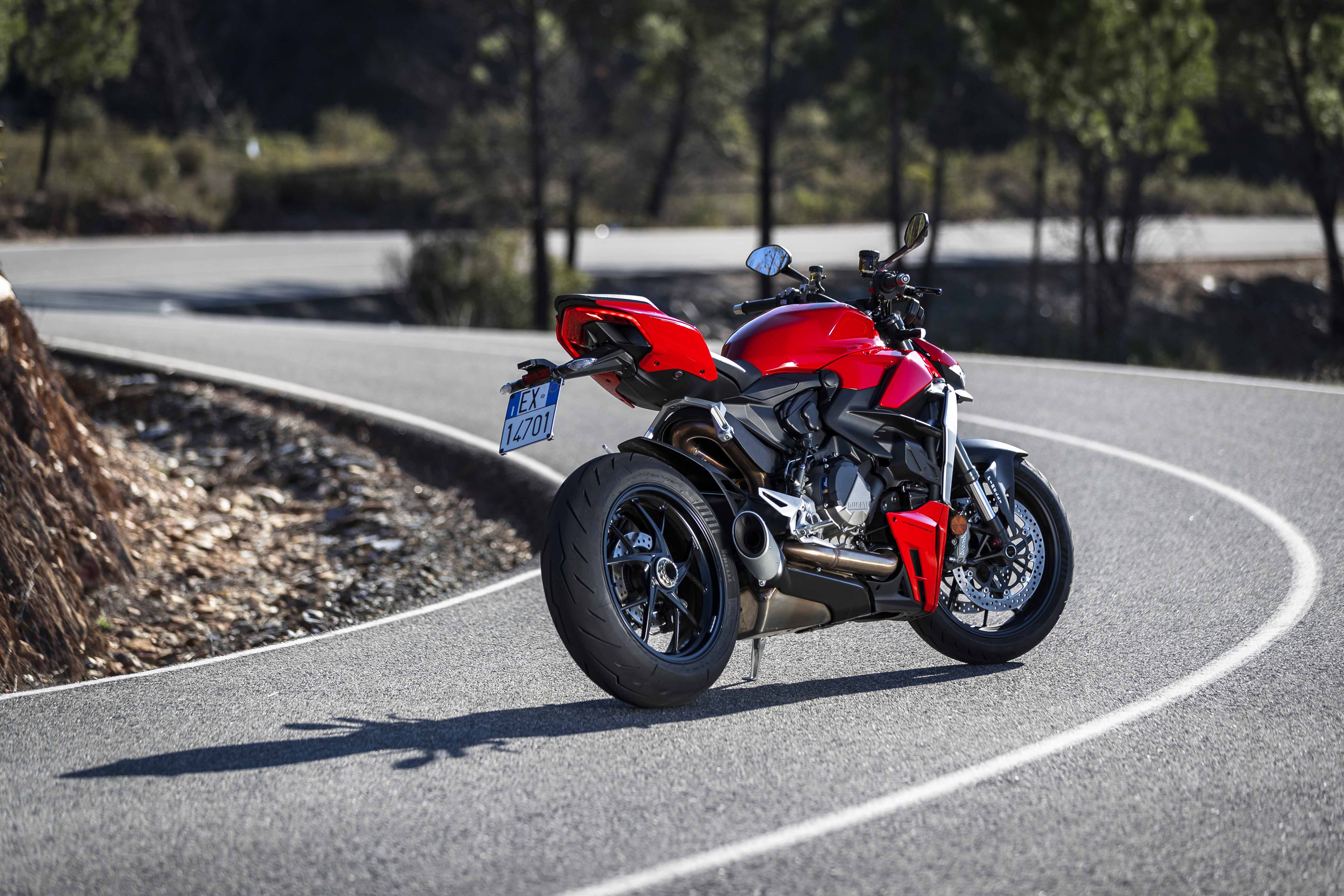 Ducati Streetfighter V2 2022 có giá bán dự kiến từ 610 triệu đồng tại VN Ducati Streetfighter V2 2022 (2).JPG