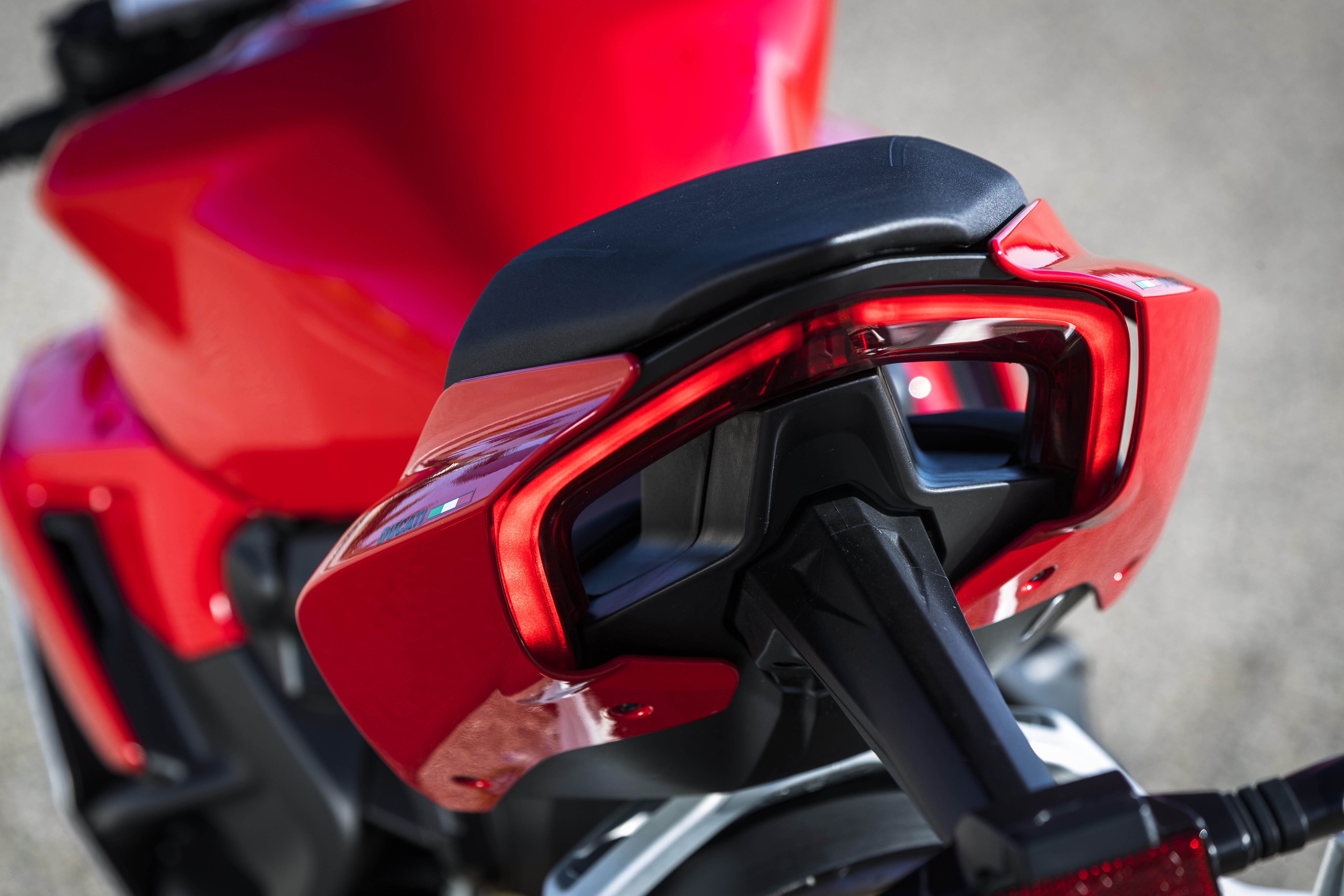 Ducati Streetfighter V2 2022 có giá bán dự kiến từ 610 triệu đồng tại VN Ducati Streetfighter V2 2022 (3).JPG