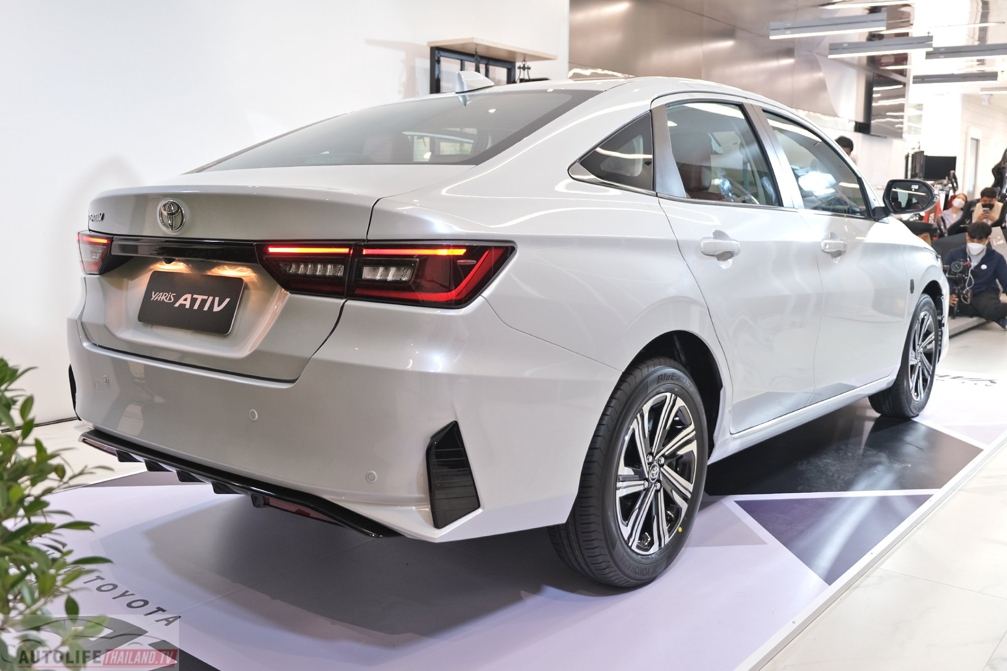 Ảnh thực tế Toyota Vios 2023 vừa ra mắt, về Việt Nam sẽ tiếp tục là vua doanh số? vios-2023-x35.jpeg