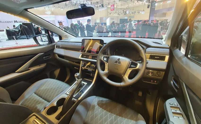 Mitsubishi Xpander Cross 2023 ra mắt, giá quy đổi từ 492 triệu đồng 2022-mitsubishi-xpander-cross-giias-6-850x526.jpeg