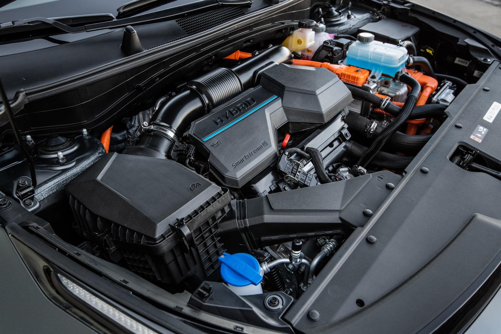 Kia Sportage PHEV 2023 bản siêu tiết kiệm nhiên liệu có giá từ 38.490 USD 2023-kia-sportage-phev-12.jpg