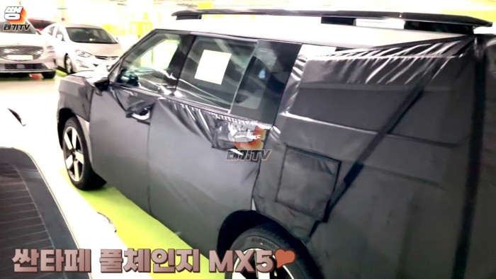 Hyundai Santa Fe thế hệ mới lần đầu lộ diện: Lột xác thiết kế, nhìn như Land Rover Defender santa-fe-mx5-9.jpg