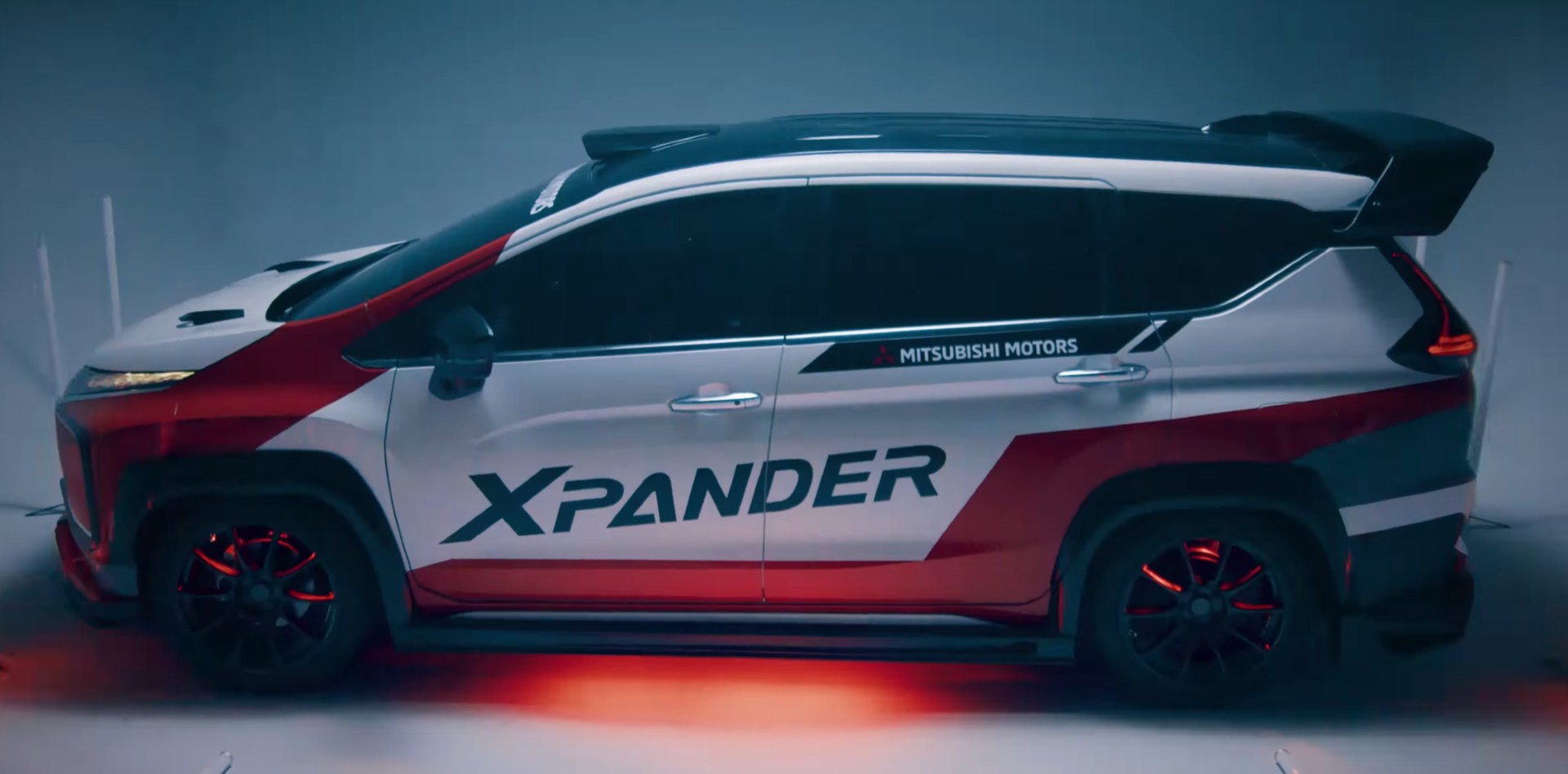 Mitsubishi Xpander bản độ phong cách xe đua cực ngầu