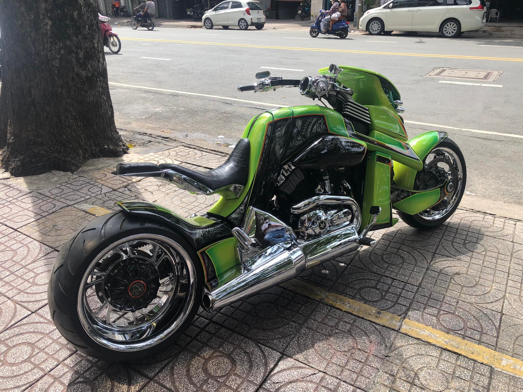 “Khủng long bạo chúa” V-Rex Travertson ngoại hình cực độc vừa về Việt Nam Harley-Davidson V-Rex Travertson (5).jpg