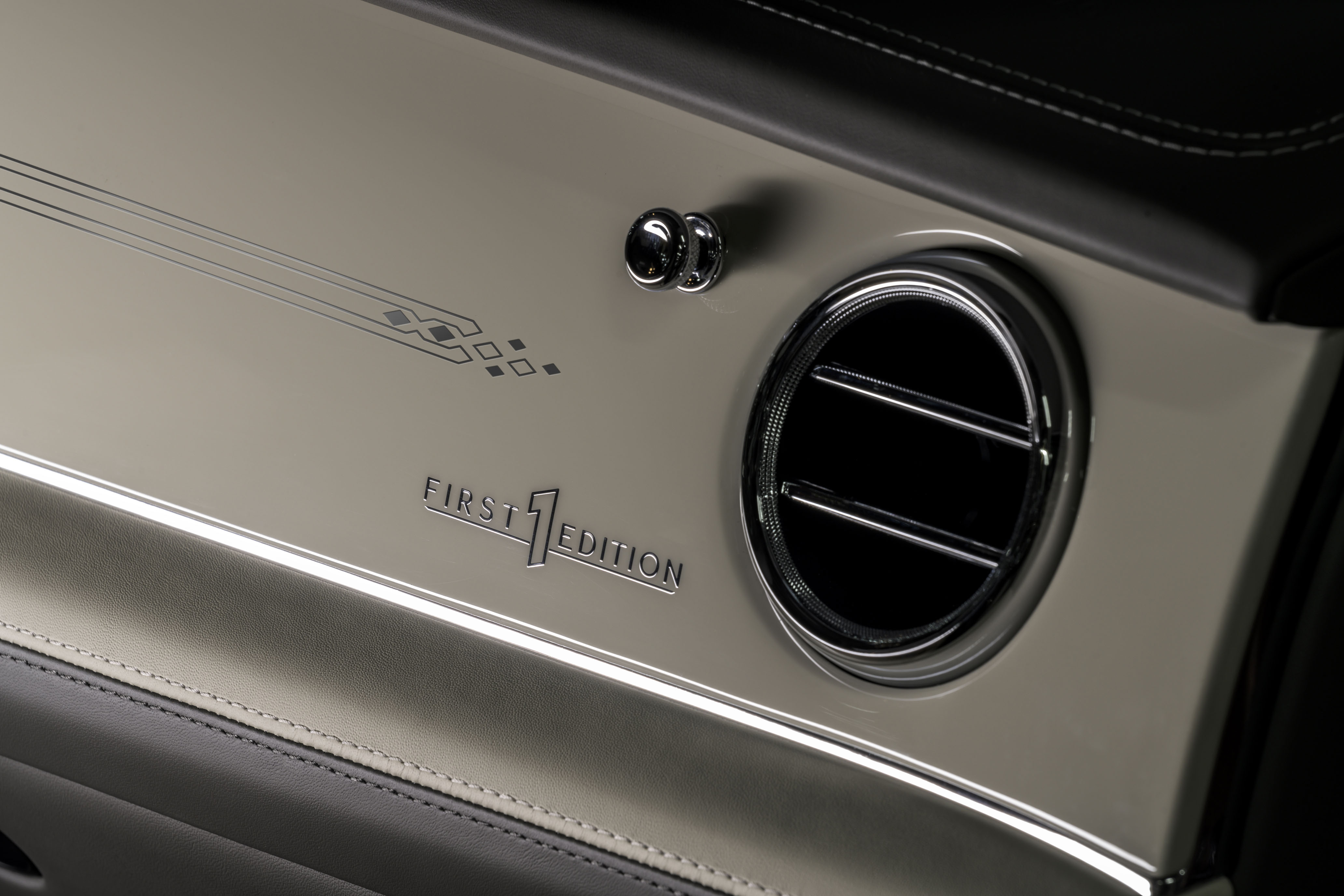 Bentley Bentayga EWB First Edition 2023 chốt giá từ 20,9 tỷ đồng tại VN Bentley Bentayga EWB 2023  (2).jpg