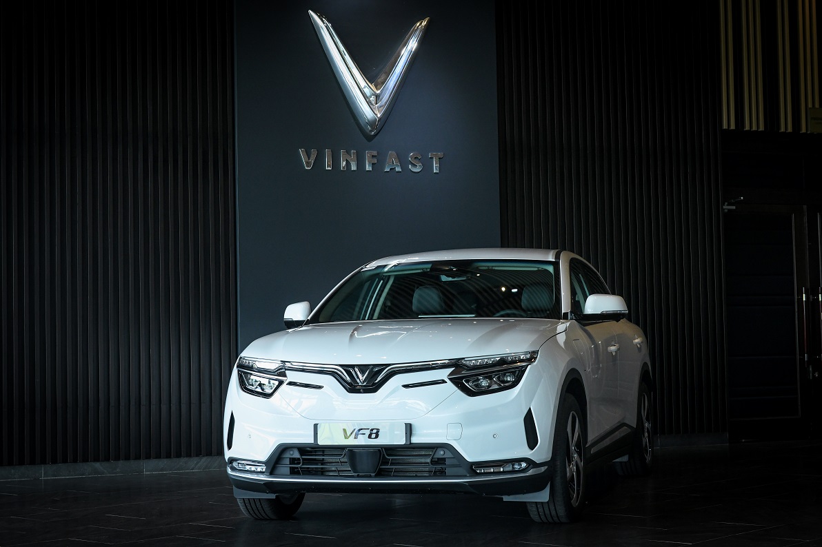 Dấu ấn VinFast 2022: Bùng nổ mạnh mẽ với những bước tiến thần tốc VinFast bàn giao 100 ô tô điện VF 8 đầu tiên cho khách Việt, chuẩn bị xuất khẩu ra quốc tế ok31.jpg