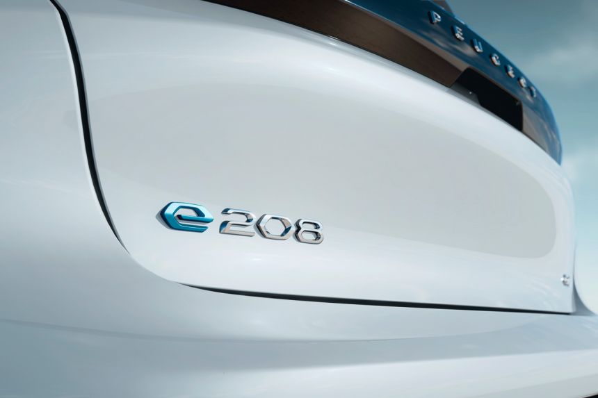Peugeot e-208 2023 nâng cấp hệ thống truyền động, sạc đầy pin đi được 400km peugeot-e-208-4.jpg