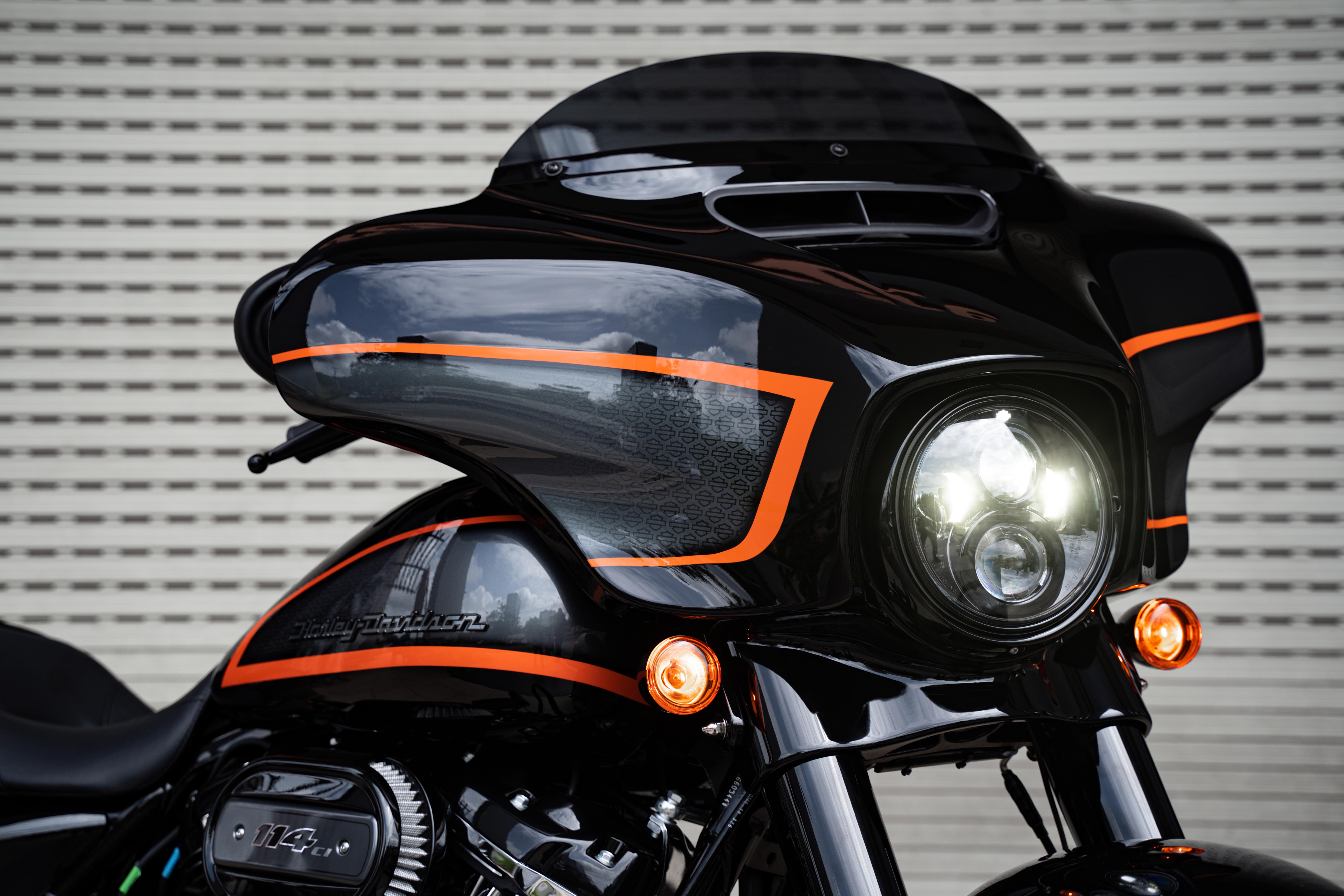 Harley-Davidson%20Street%20Glide%20Special%20%20(3).jpg