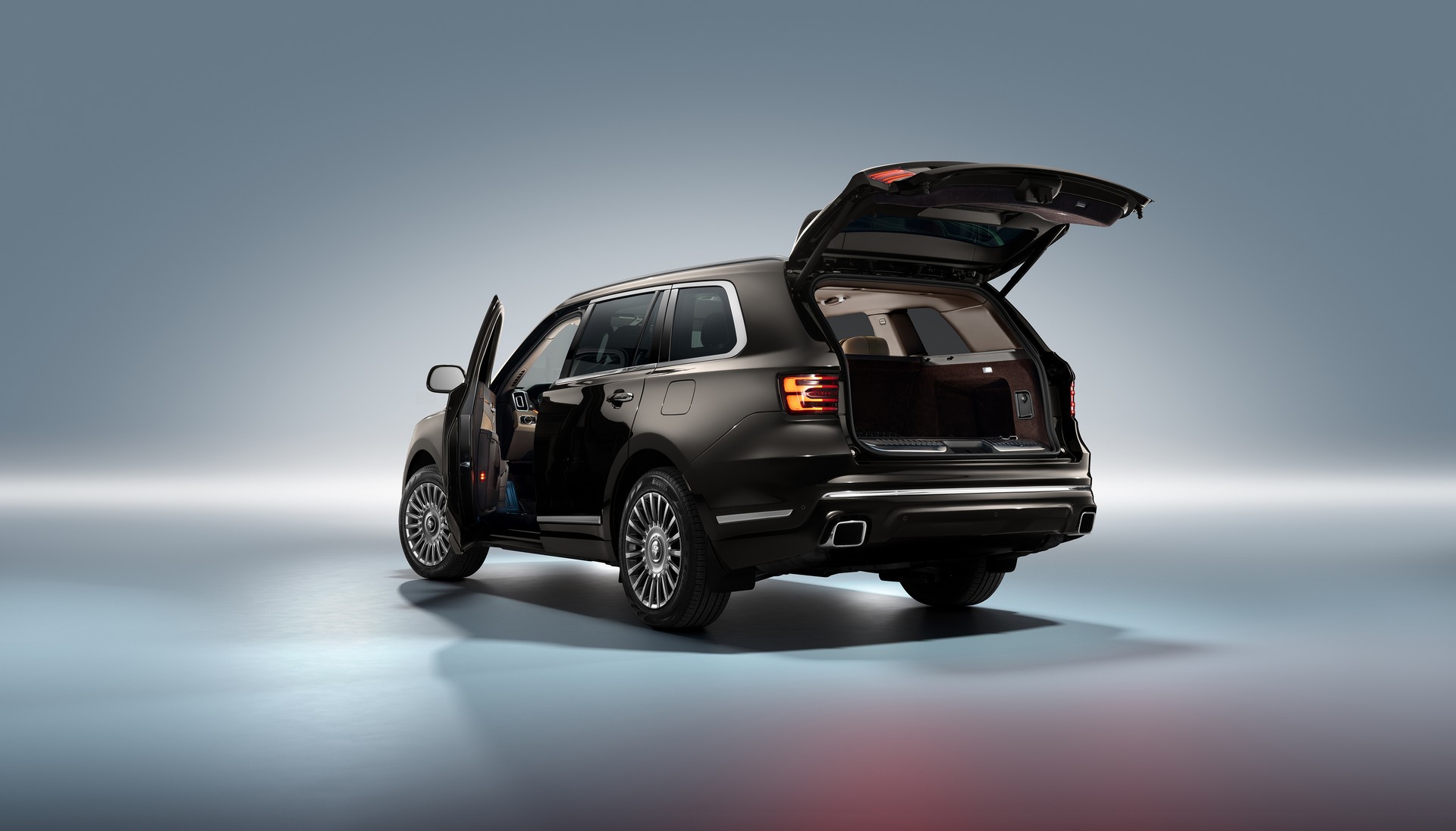 SUV siêu sang Nga Aurus Komendant ra mắt, đắt gấp rưỡi Rolls-Royce Cullinan 2023-aurus-komendant-1.jpg