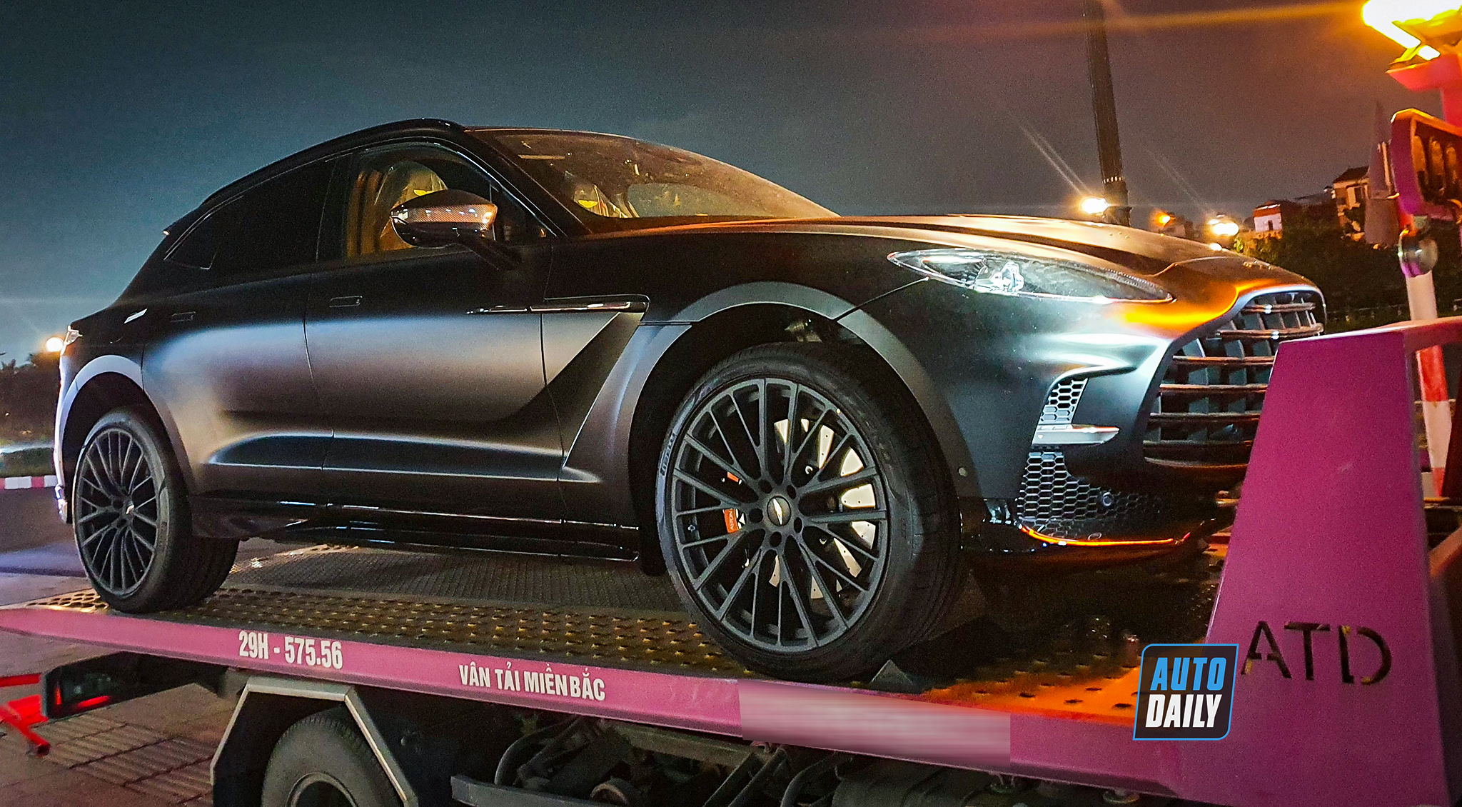 Siêu SUV Aston Martin DBX707 đầu tiên về Việt Nam, giá từ 21,8 tỷ