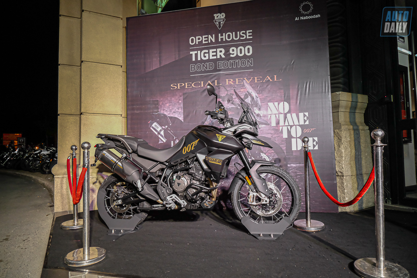 Triumph Speed Triple 1200 RR Bond Edition giới hạn 60 chiếc trên thế giới Triumph Tiger 900 Bond Edition (10).jpg