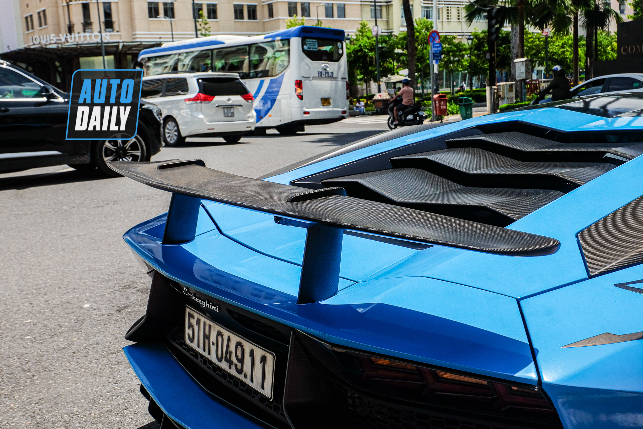 Lamborghini Aventador SV hơn 35 tỷ đầu tiên về Việt Nam tái xuất trên phố lamborghini-aventador-sv-dau-tien-viet-nam-autodaily-11.JPG