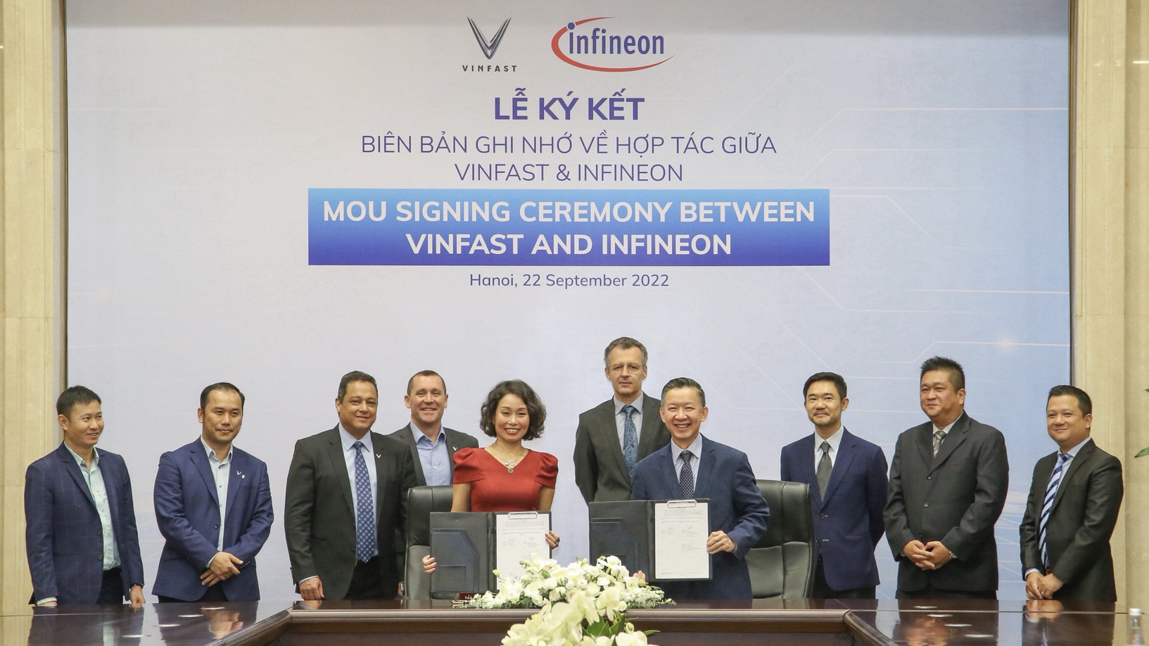 vinfast-and-infineon-signing-ceremony.jpeg