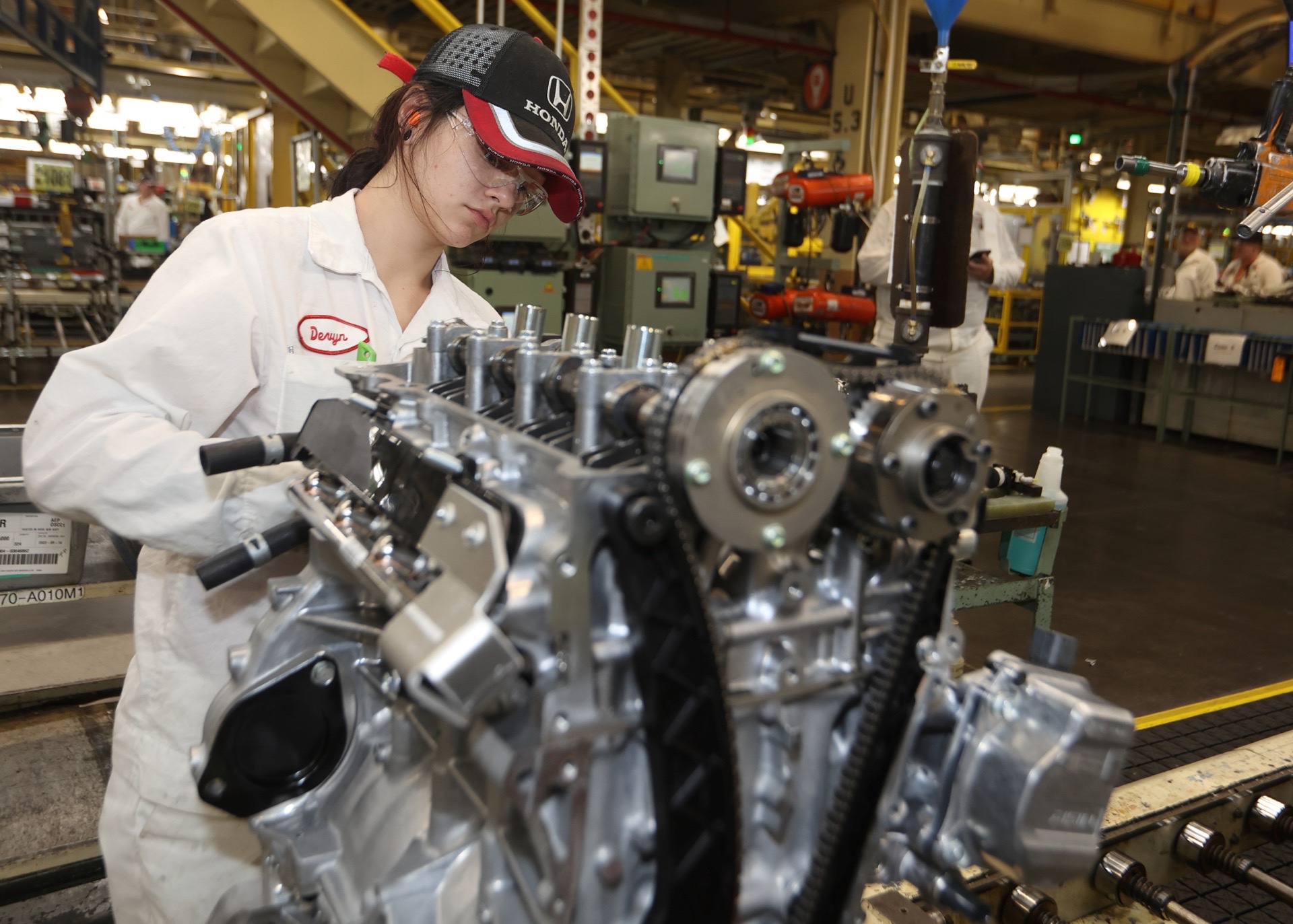 Honda CR-V Hybrid 2023 bắt đầu được sản xuất tại Bắc Mỹ 2023-honda-cr-v-hybrid-production-1.jpg