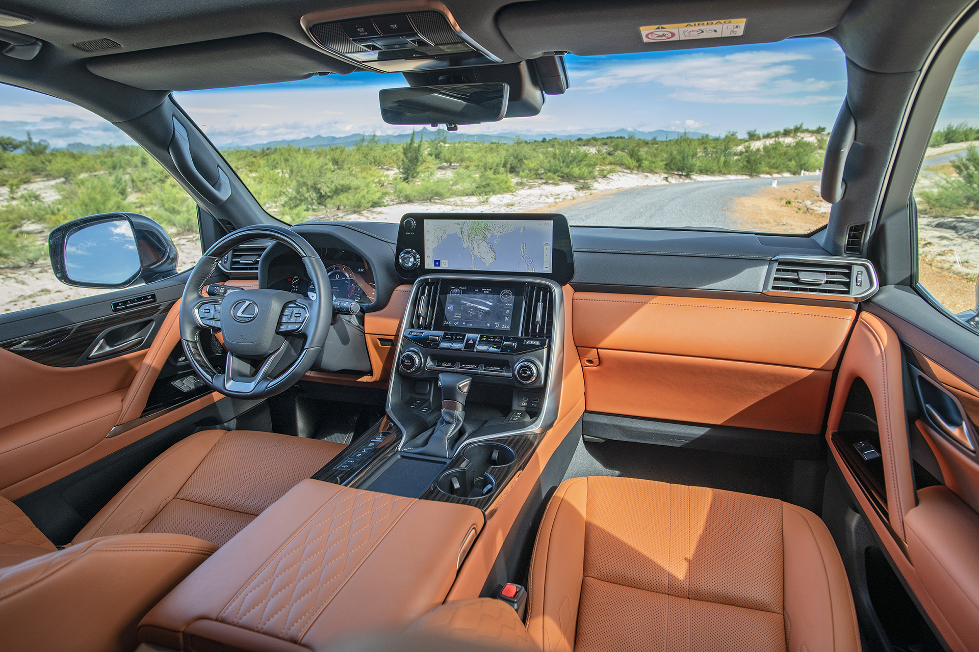 Trải nghiệm Lexus LX 600 bản VIP - Xứng danh xe ông chủ noi-that-4.jpeg