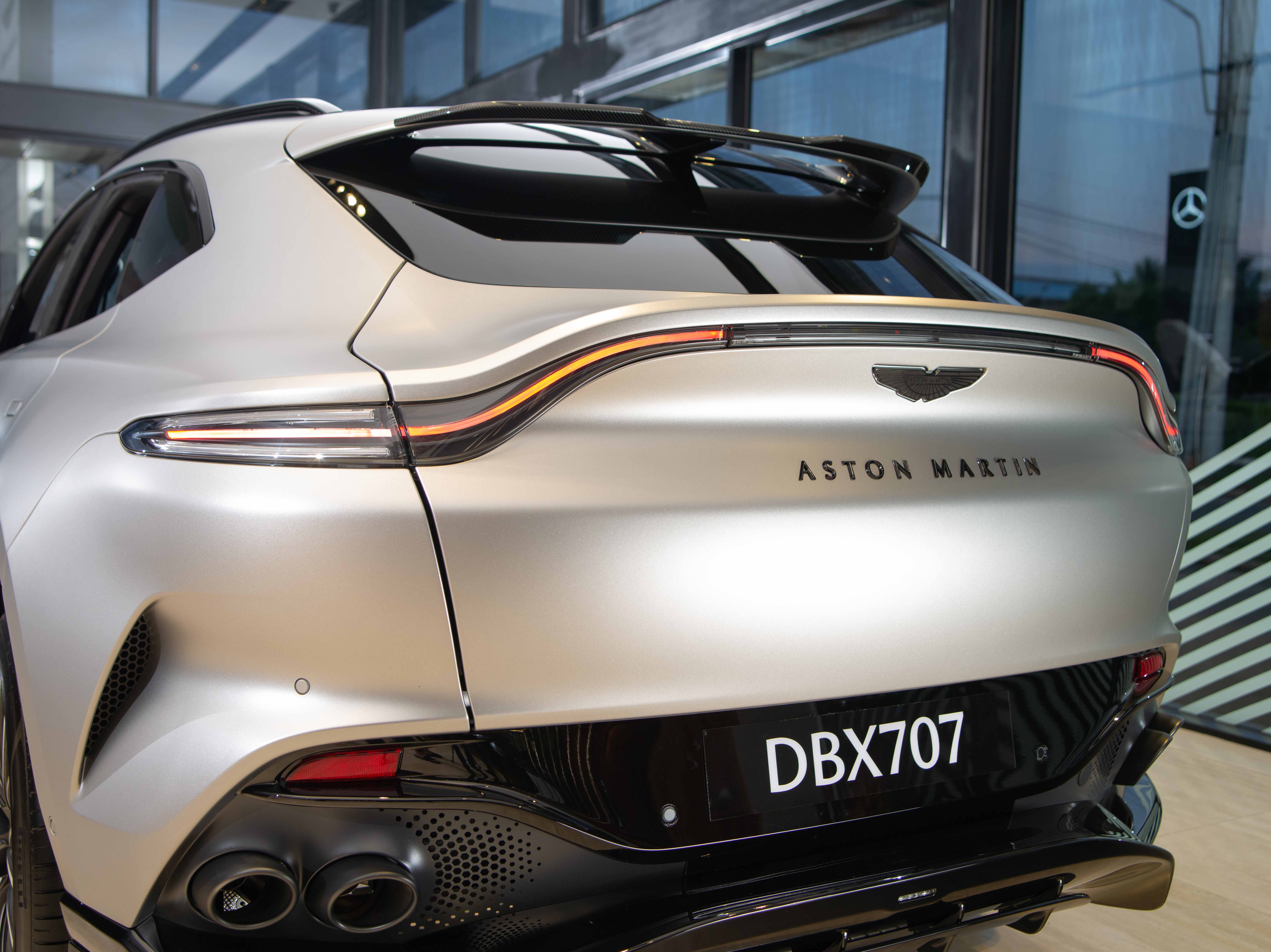 Mẫu SUV hiệu xuất cao Aston Martin DBX707 có giá hơn 21,7 tỷ đồng tại VN Aston Martin DBX707  (4).jpg