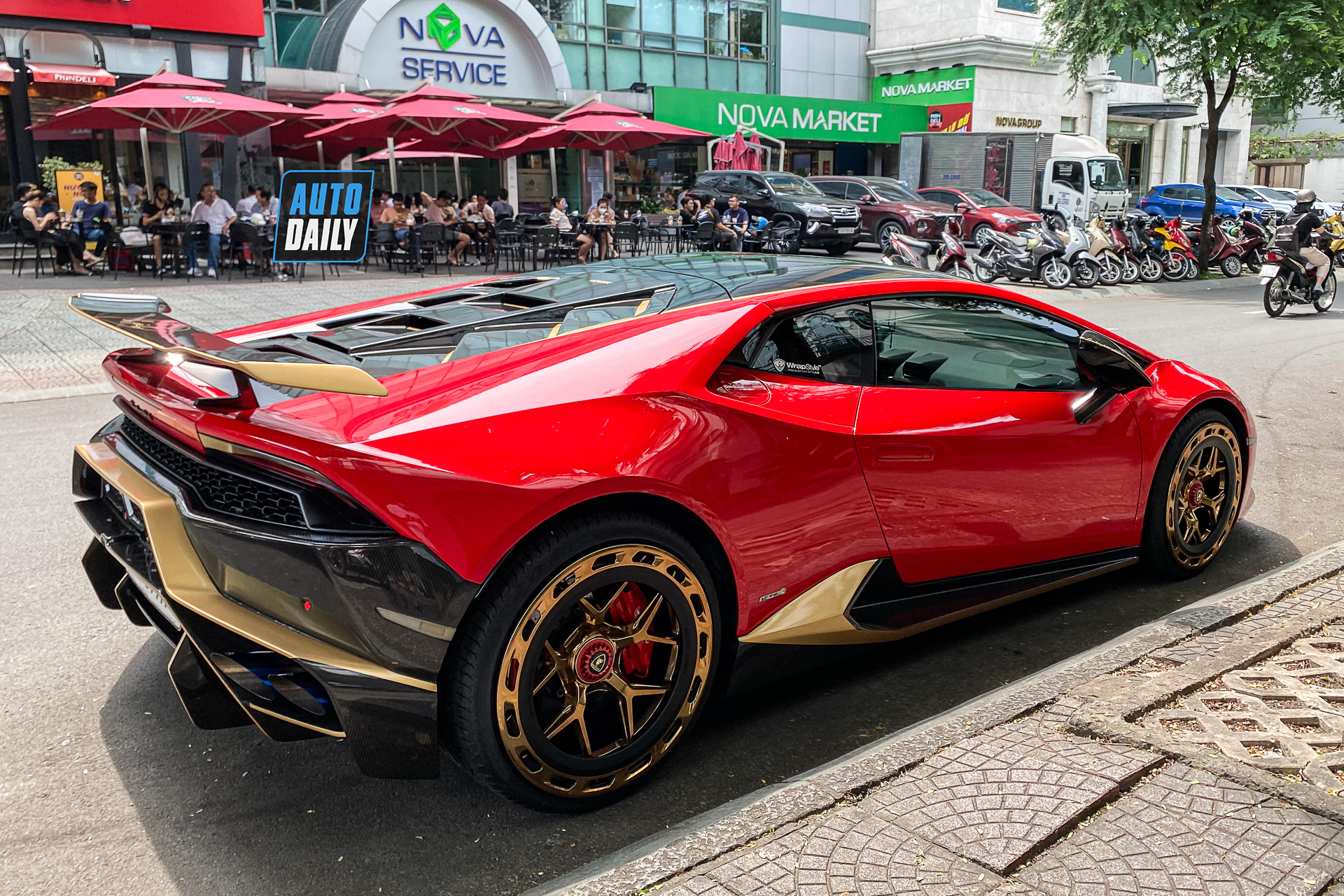 Bắt gặp Lamborghini Huracan độ khủng của đại gia Sài Gòn, bộ mâm hàng thửa giá hàng trăm triệu lamborghini-huracan-do-bo-mam-tram-trieu-autodaily-2.JPG