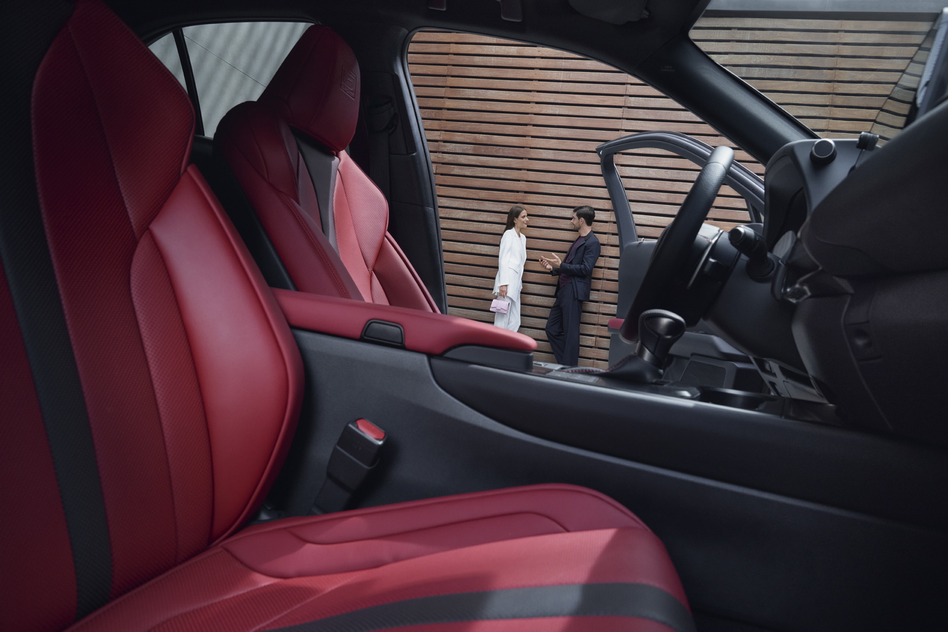 Lexus UX 300e 2023: Phạm vi hoạt động tốt hơn, công nghệ hiện đại hơn 2023-lexus-ux-europe-9-1.jpg