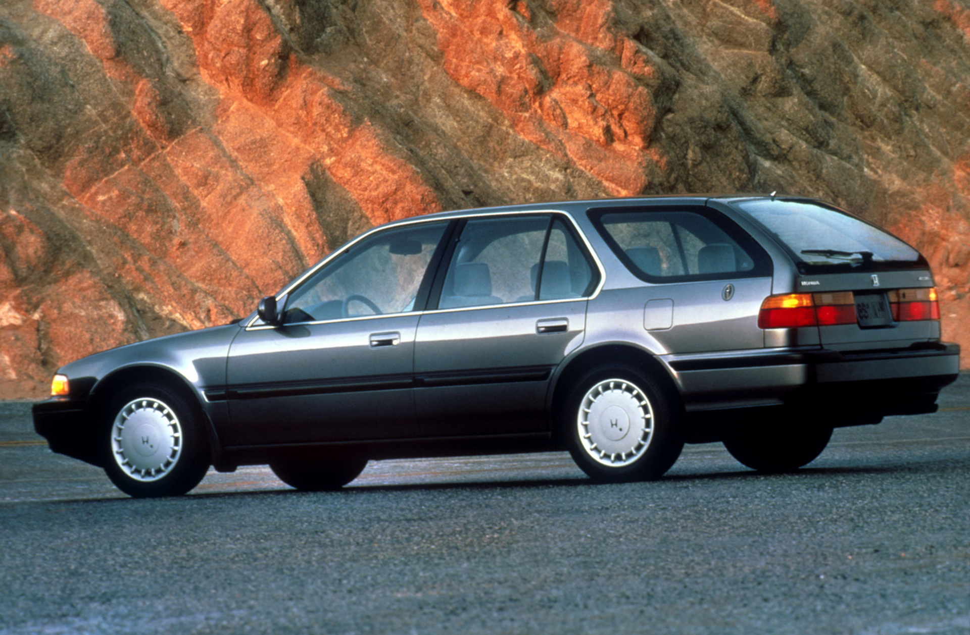 Đâu là mẫu Honda Accord đẹp nhất mọi thời đại? 1991-honda-accord-4th-gen-2.jpg
