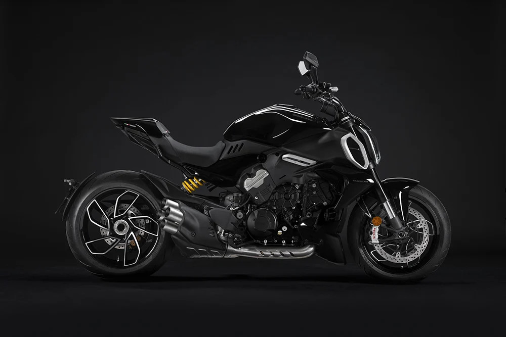 Ducati Diavel V4 'lột xác' hoàn toàn mới, tăng tốc lên 100 km/h chỉ 3 giây Ducati Diavel V4 2023  (1).jpeg