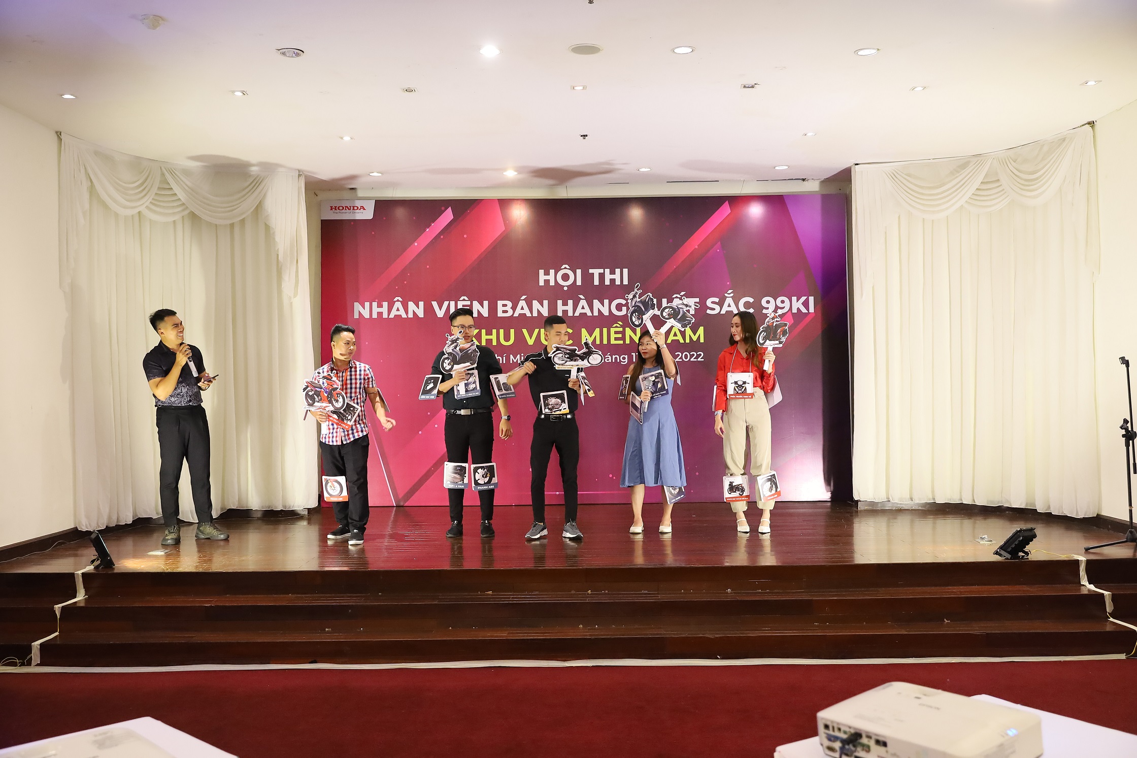 Sôi động vòng thi khu vực hội thi “Nhân viên Bán hàng xuất sắc 2022” của Honda Việt Nam honda-viet-nam-4.JPG