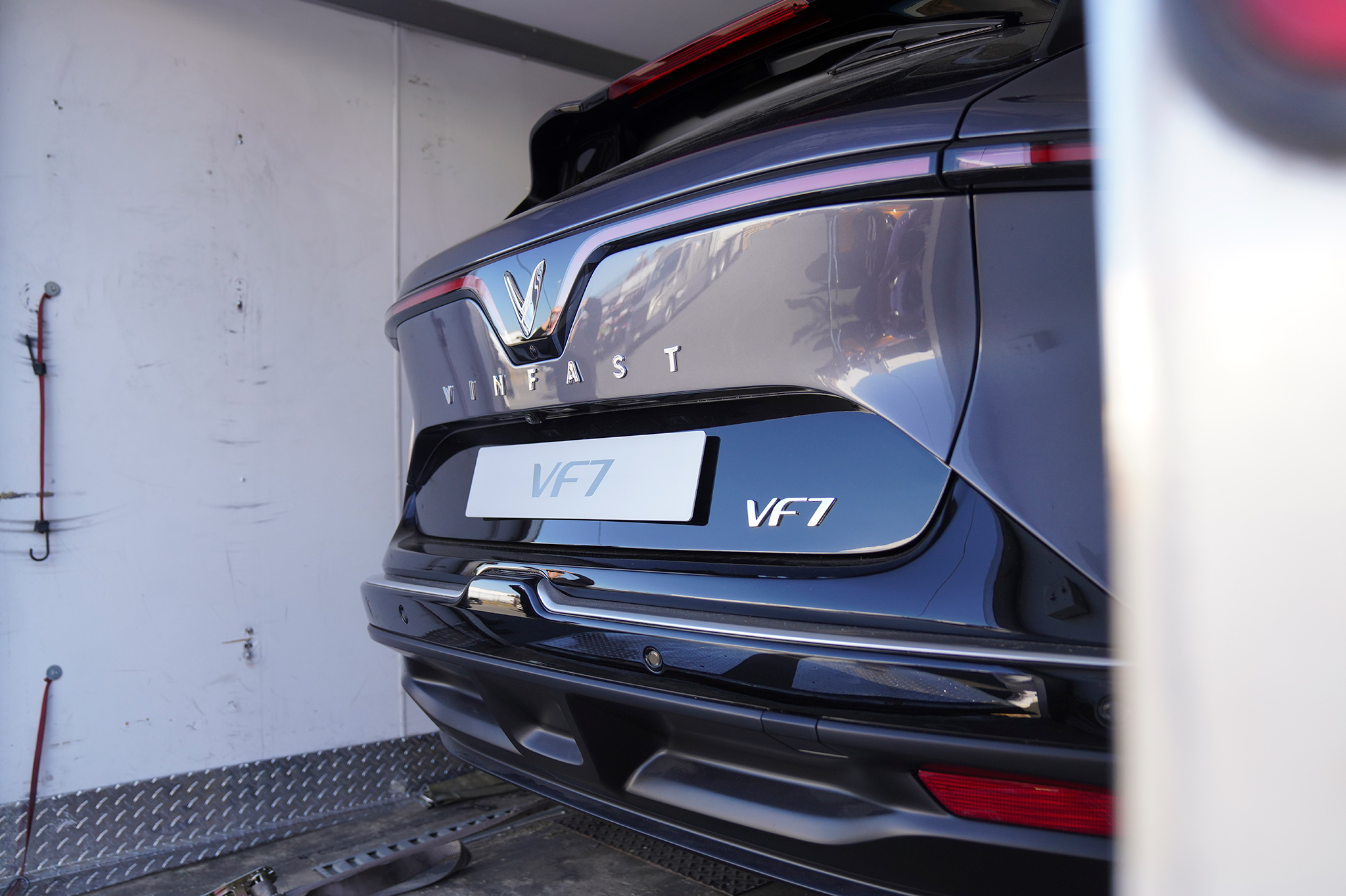 Ảnh “nóng” dàn ô tô điện VinFast đổ bộ Triển lãm Los Angeles Auto Show 2022 laas22-setupday0042.jpg
