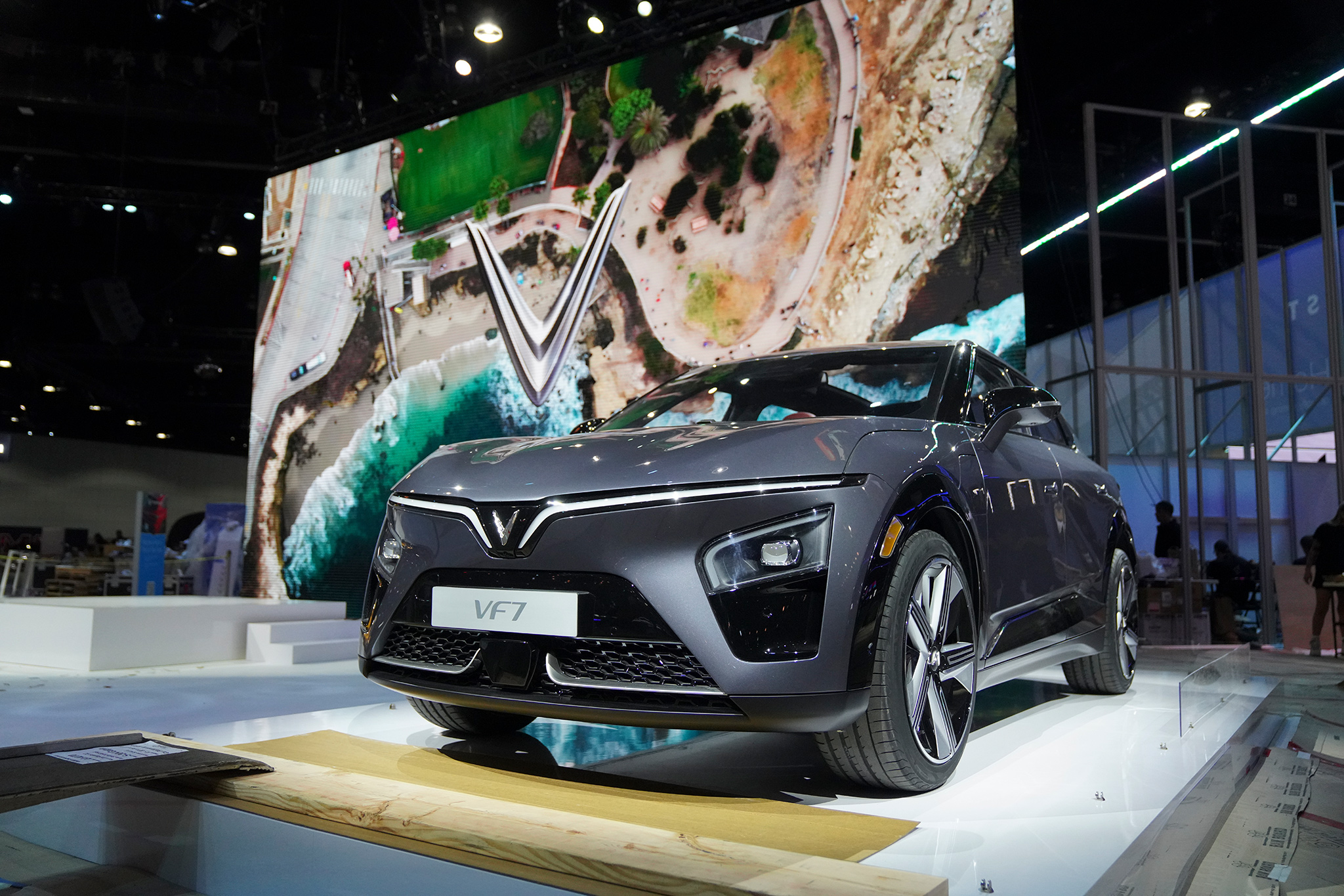 Ảnh “nóng” dàn ô tô điện VinFast đổ bộ Triển lãm Los Angeles Auto Show 2022 laas22-setupday0083.jpg