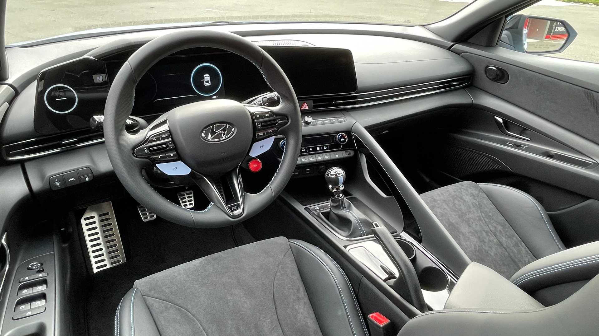 Hyundai Elantra N 2022 xuất hiện tại Việt Nam, đối đầu Honda Civic Type R với giá tiền tỷ hyundai-elantra-n-2022-ve-viet-nam-autodaily-8.jpg