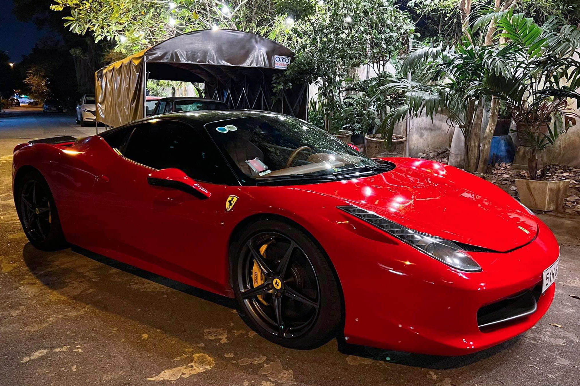 Ferrari 458 từng của CEO 9x Tống Đông Khuê bán cho Qua Vũ, đổi màu từ đỏ sang đen ferrari-458-italia-qua-vu-autodaily-2.jpg