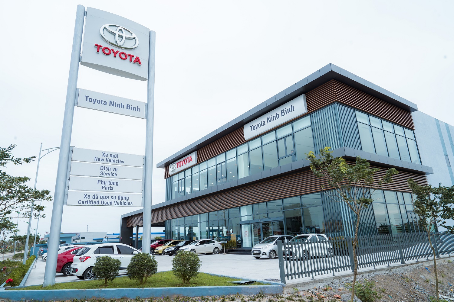 Toyota Việt Nam khai trương đại lý Toyota Ninh Bình