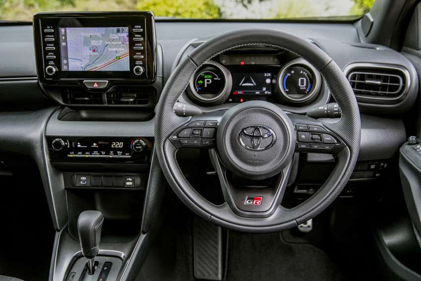 Toyota Yaris Cross GR Sport 2023 ra mắt tại Australia, giá từ 24.000 USD 2023-toyota-yaris-cross-gr-sport-australia-7-850x567.jpg