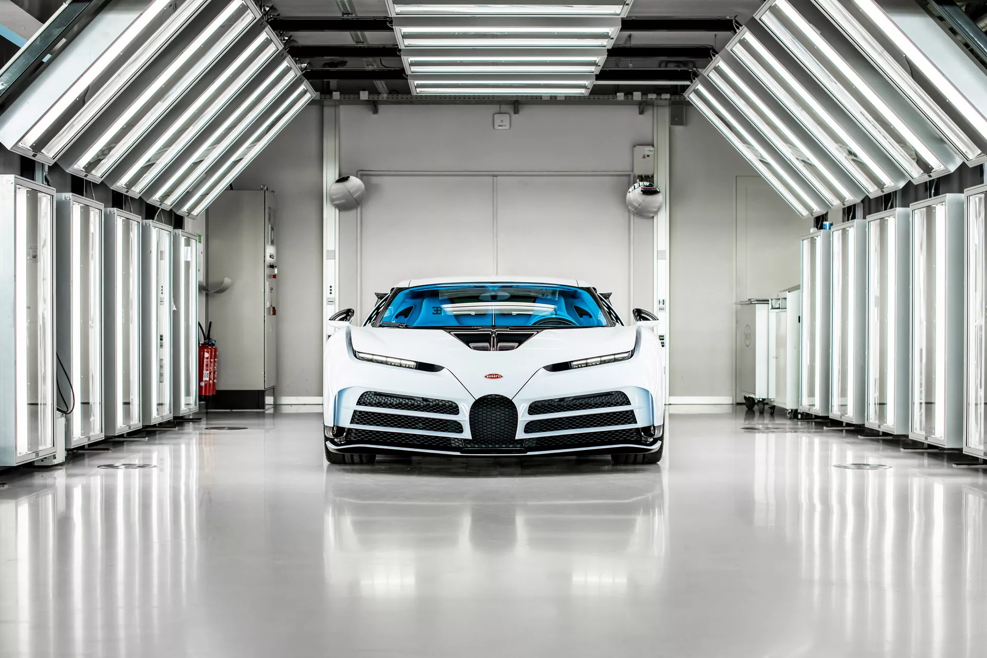 Siêu xe triệu đô Bugatti Centodieci cuối cùng được giao đến tay khách hàng bugatti-centodieci-last-example-1.webp