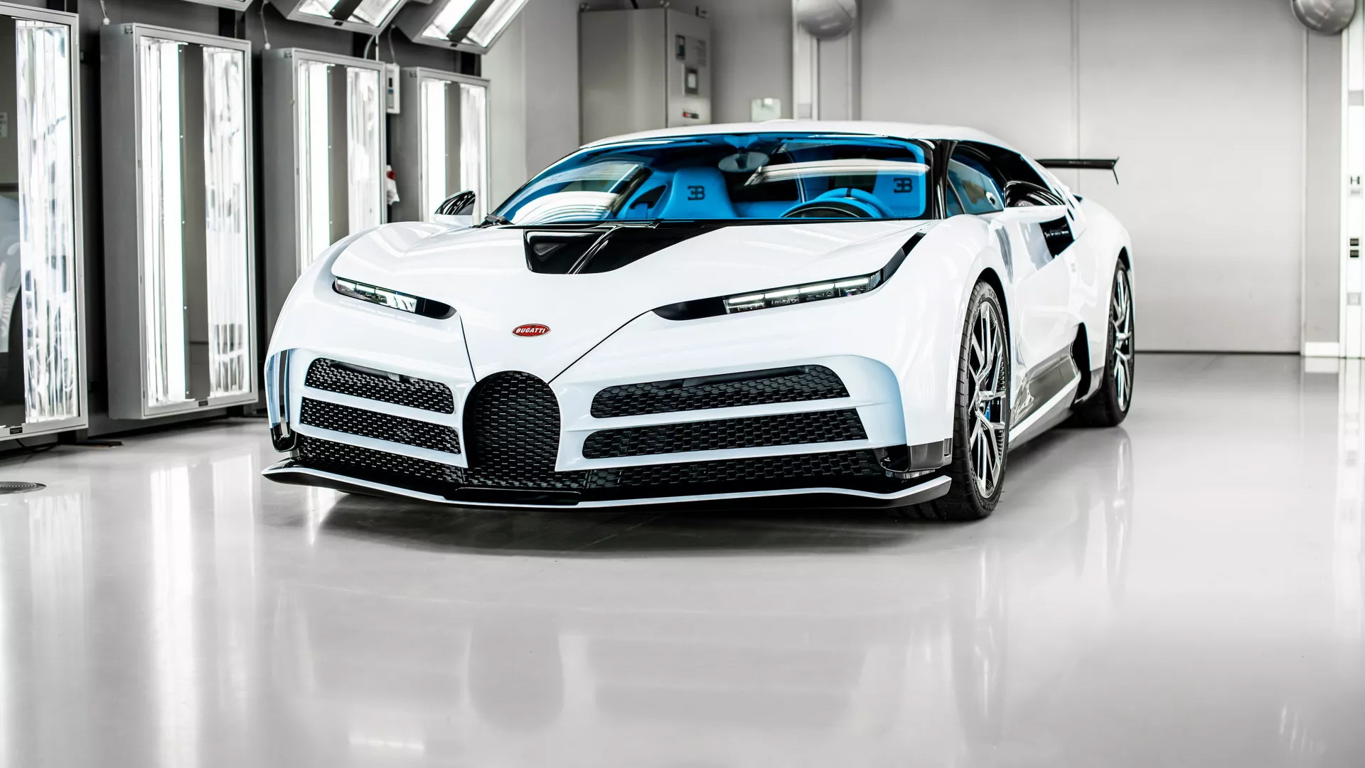Siêu xe triệu đô Bugatti Centodieci cuối cùng được giao đến tay khách hàng